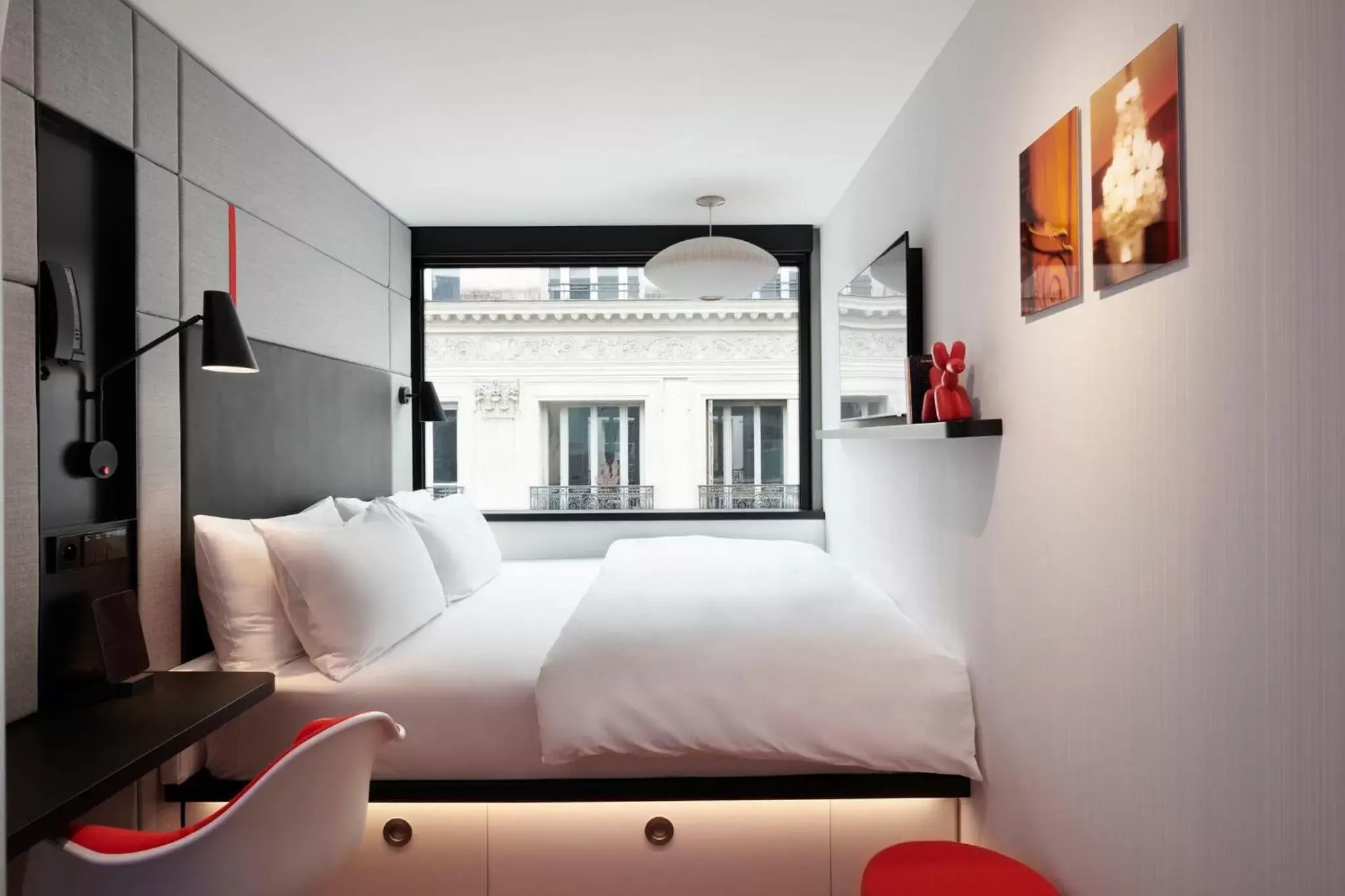 King Room - single occupancy in citizenM Paris Opera King Room - single occupancy in citizenM Paris Opera