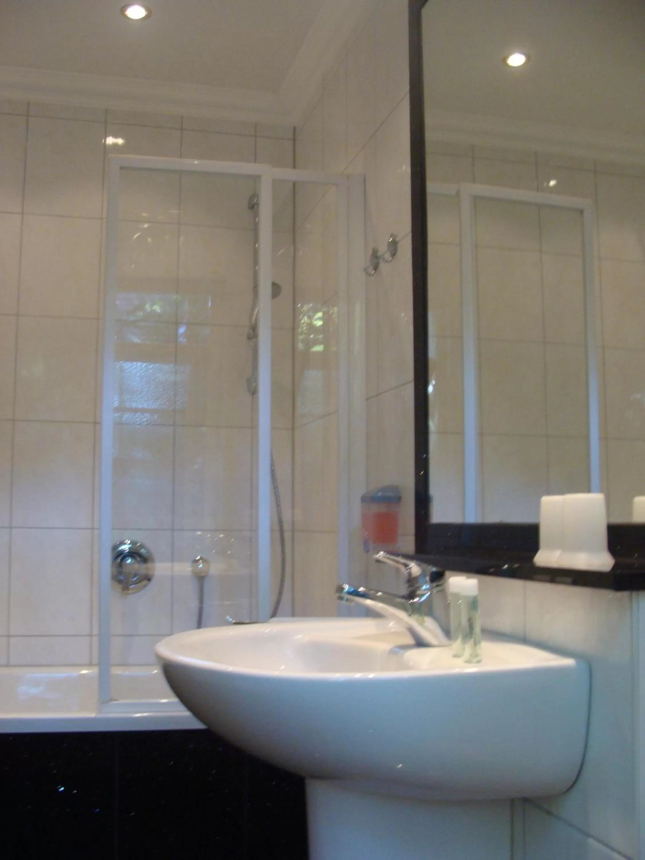 Bathroom in Hotel Im Schwedischen Hof