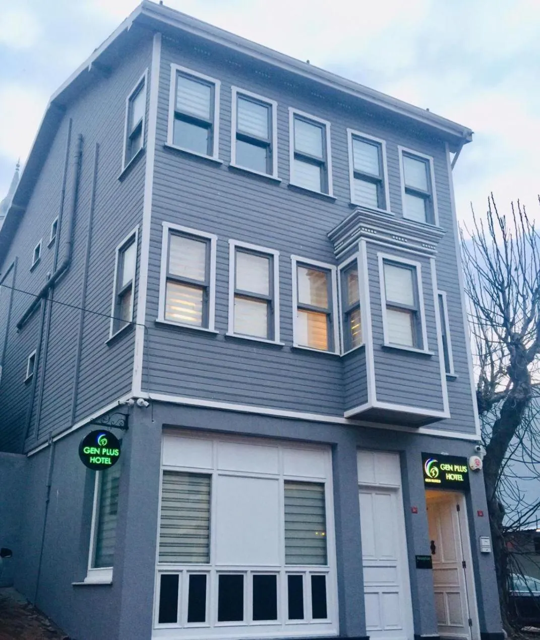 Facade/entrance in GEN PLUS