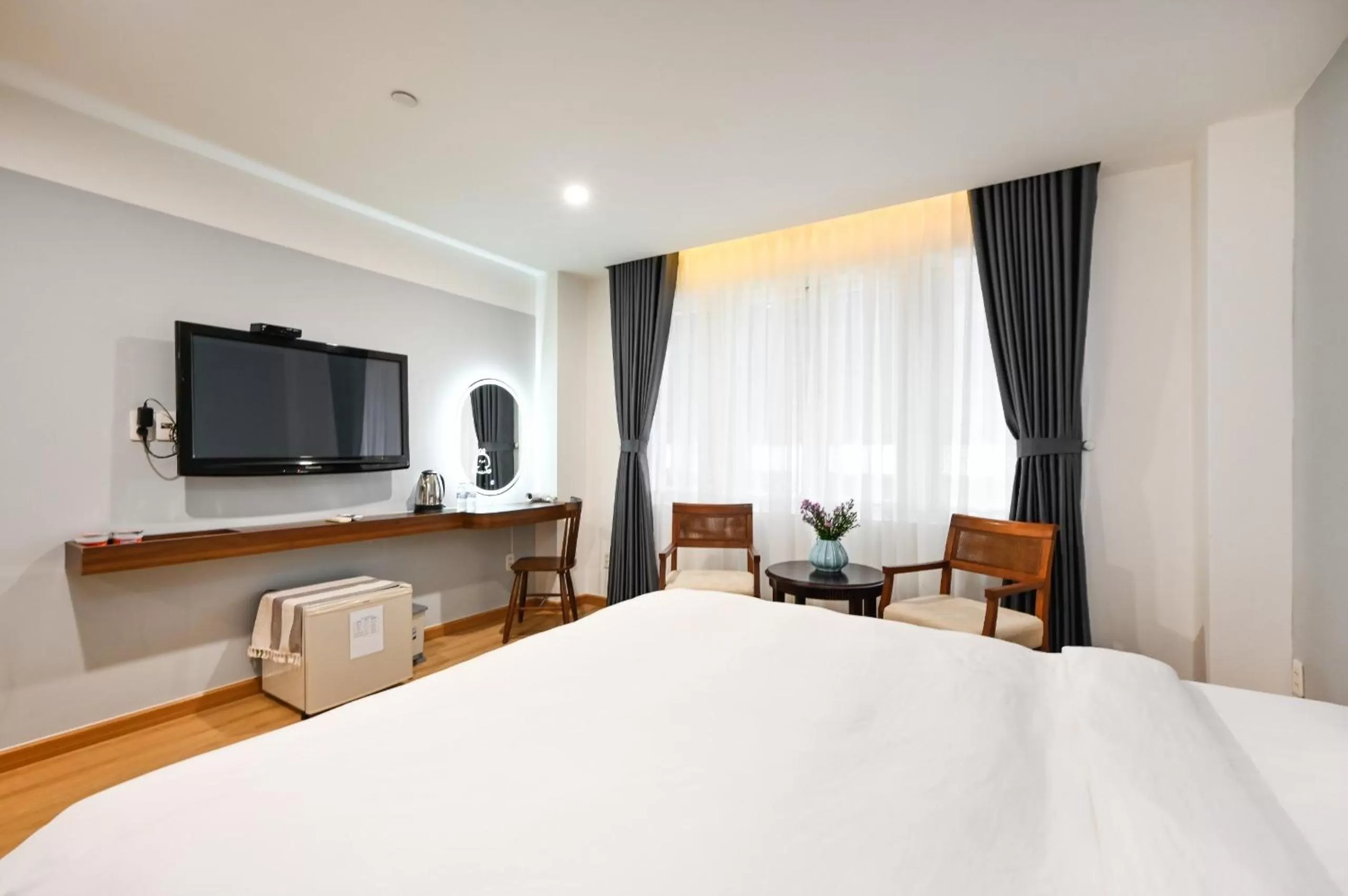 Bed in Pearl Central Hotel- Near Nguyen Hue street