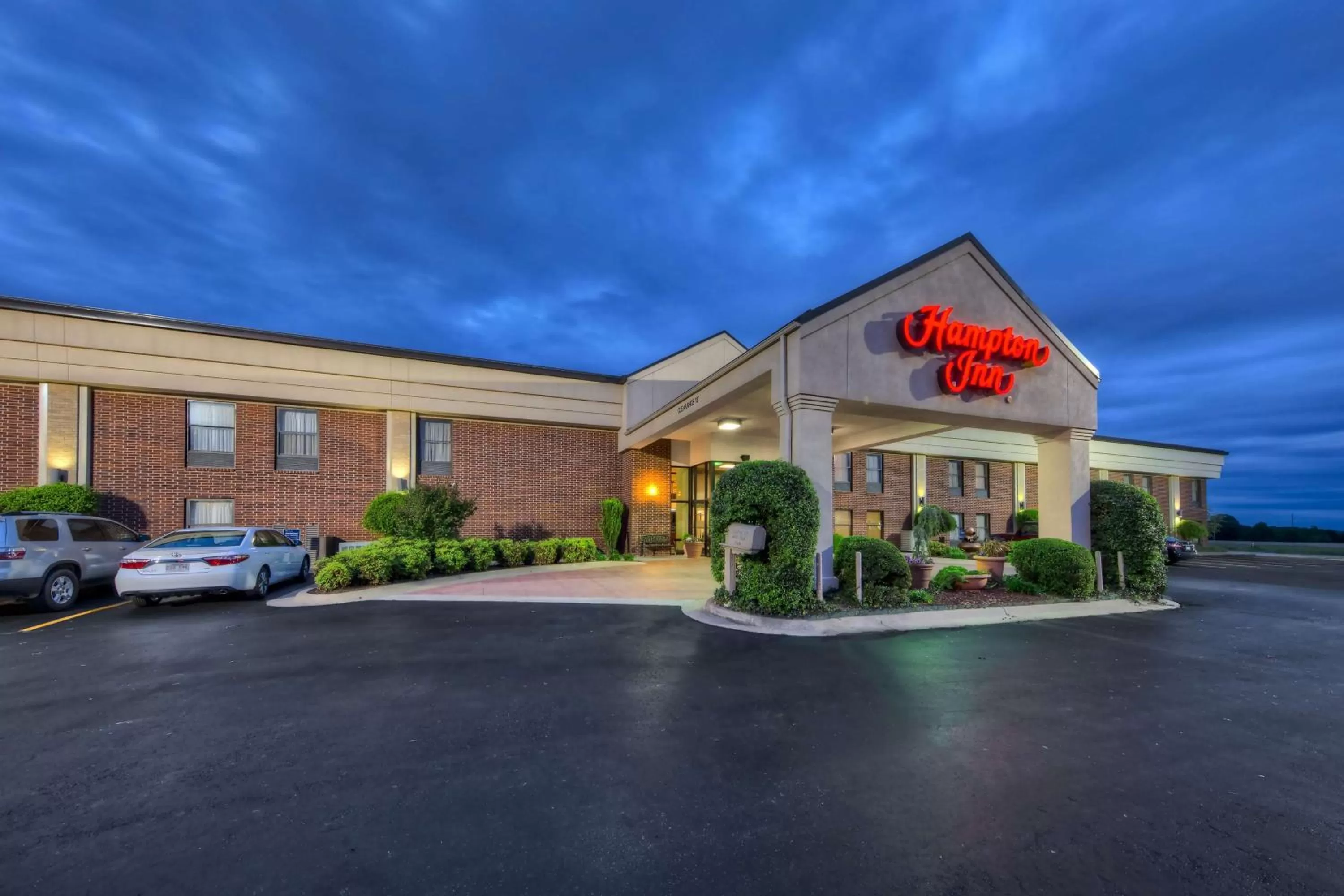 Property building in Hampton Inn by Hilton Clarksville