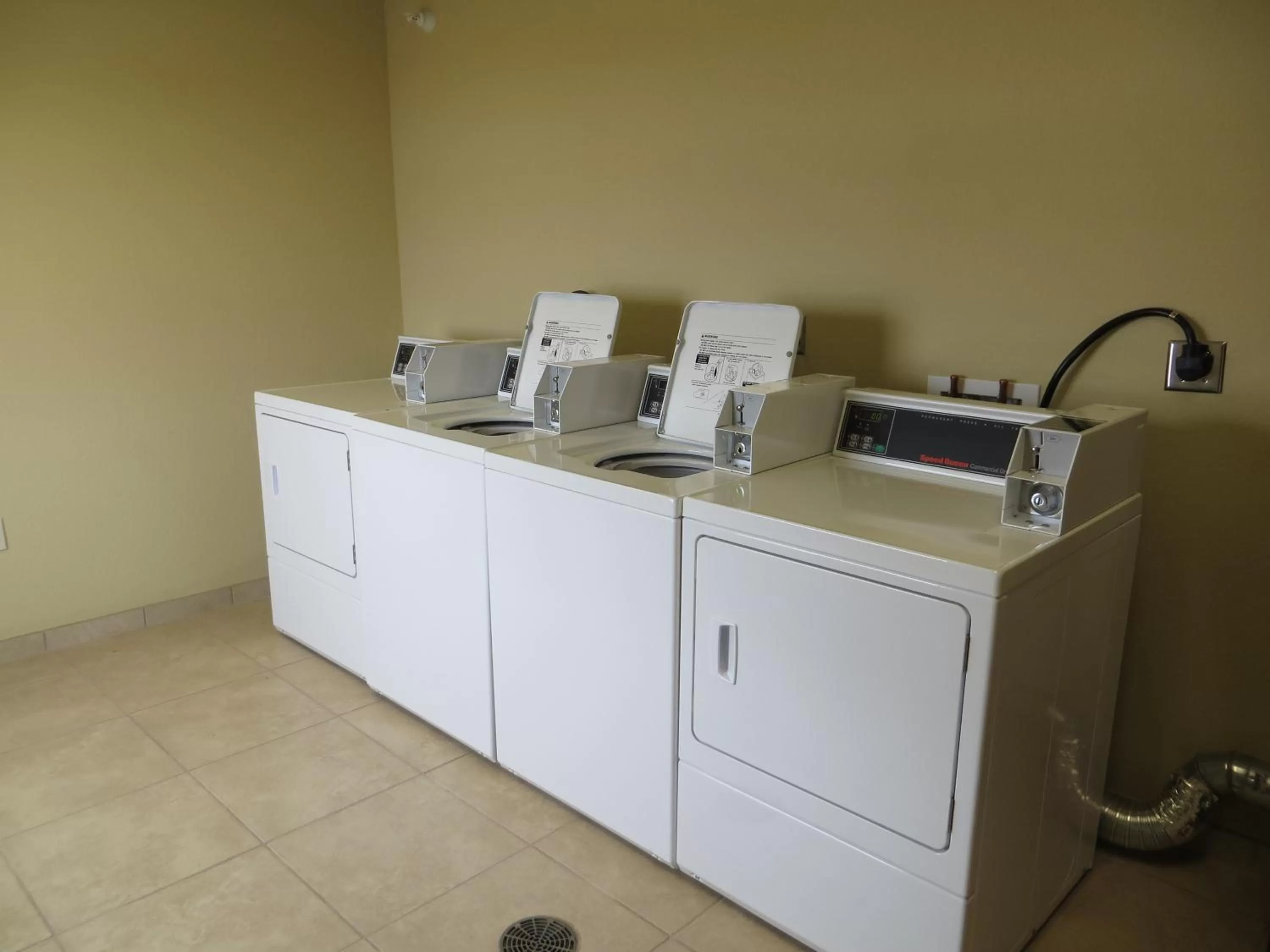 laundry in Cobblestone Inn & Suites - Harper