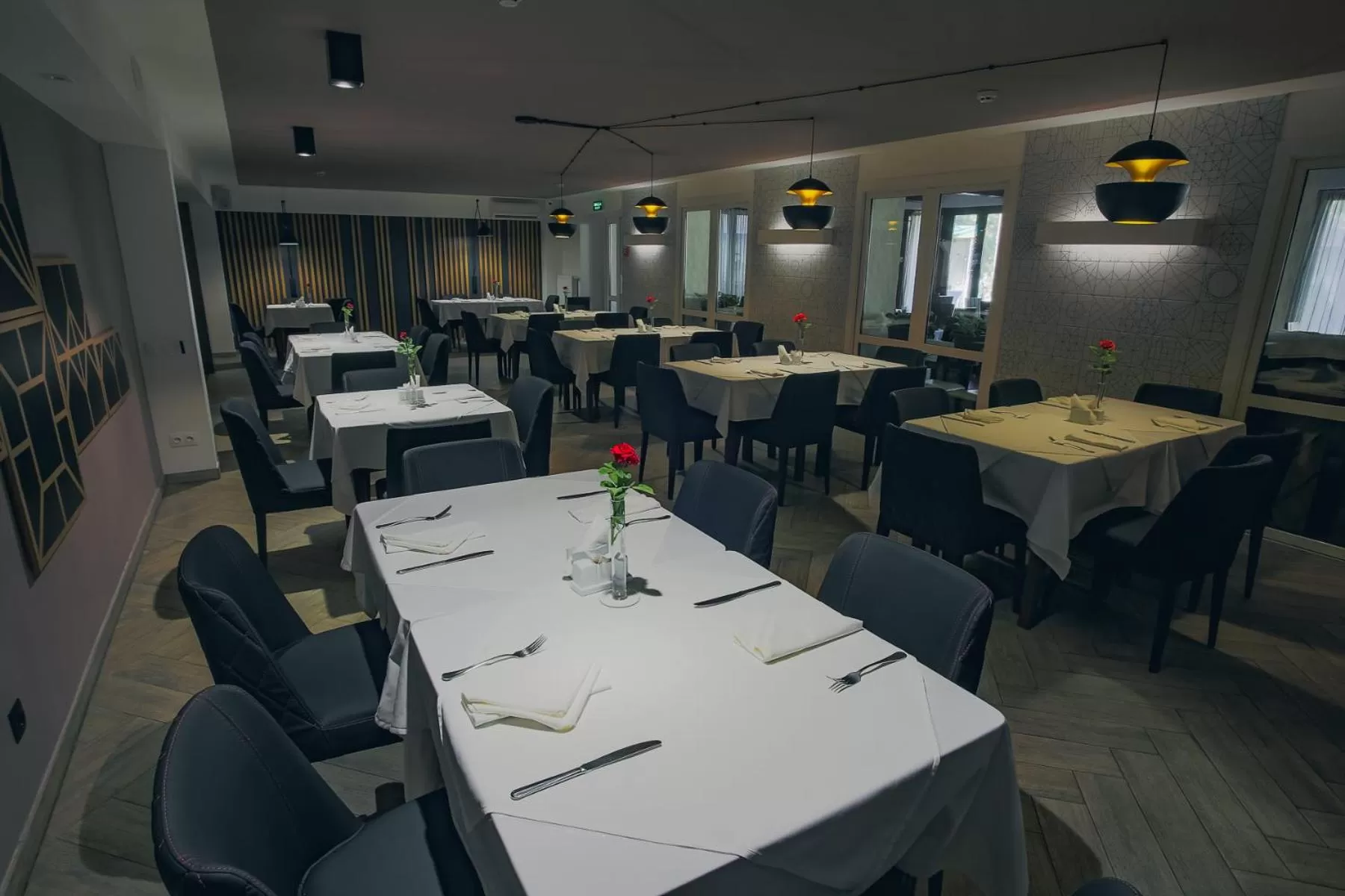 Restaurant/places to eat in Ukraina Hotel