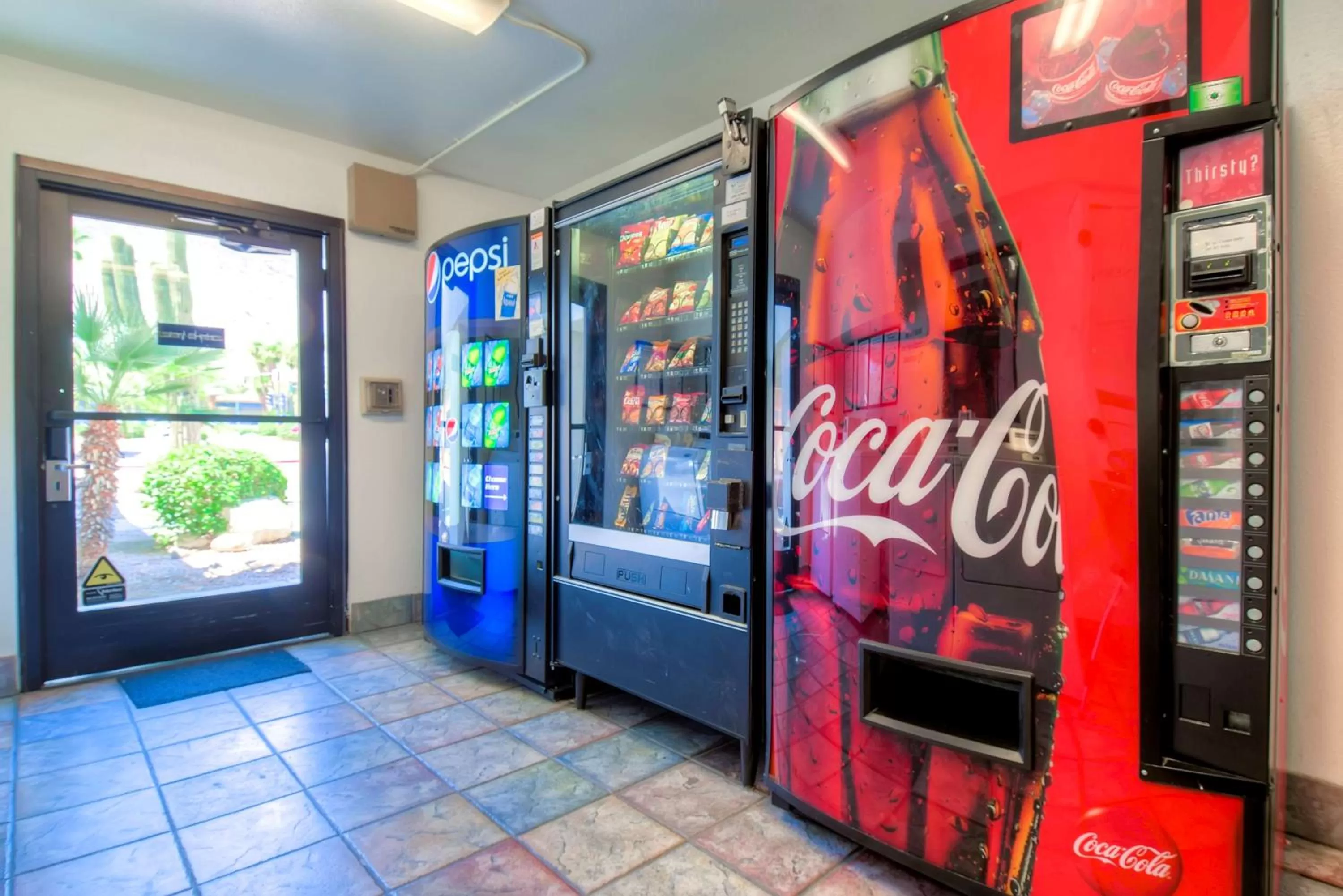 Property building in Motel 6-Palm Springs, CA - Downtown