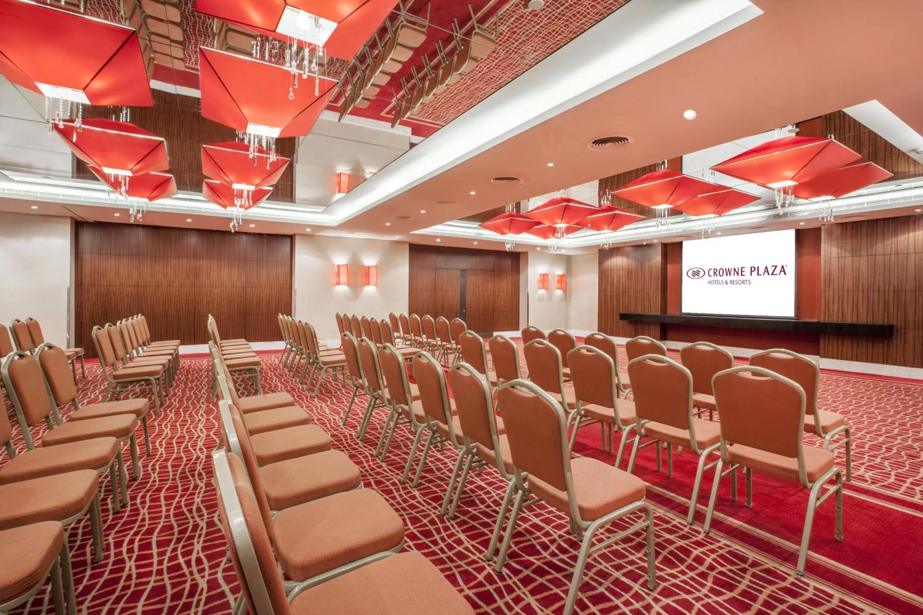 Meeting/conference room in Crowne Plaza Dubai Deira by IHG