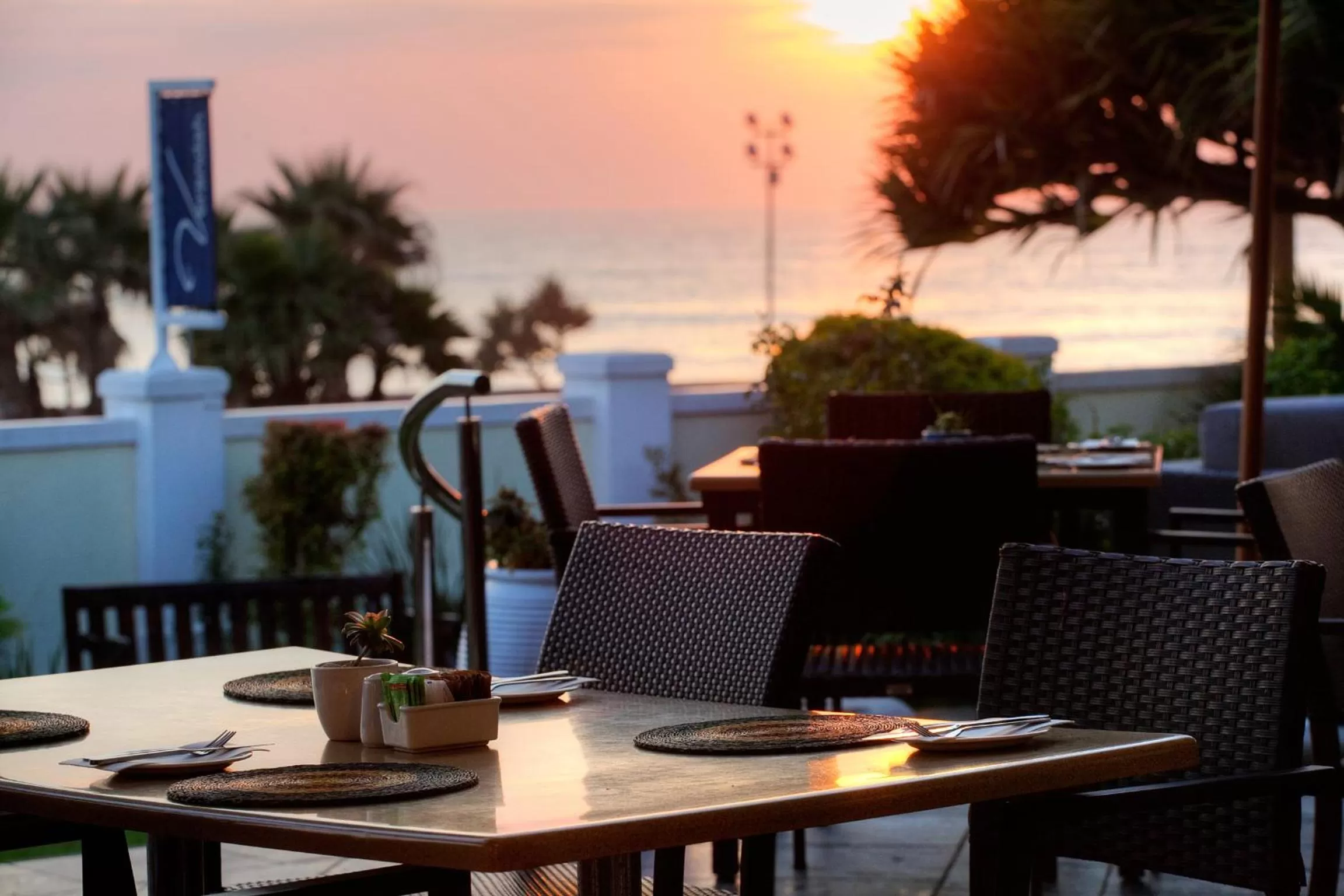 Restaurant/places to eat in The Beach Hotel