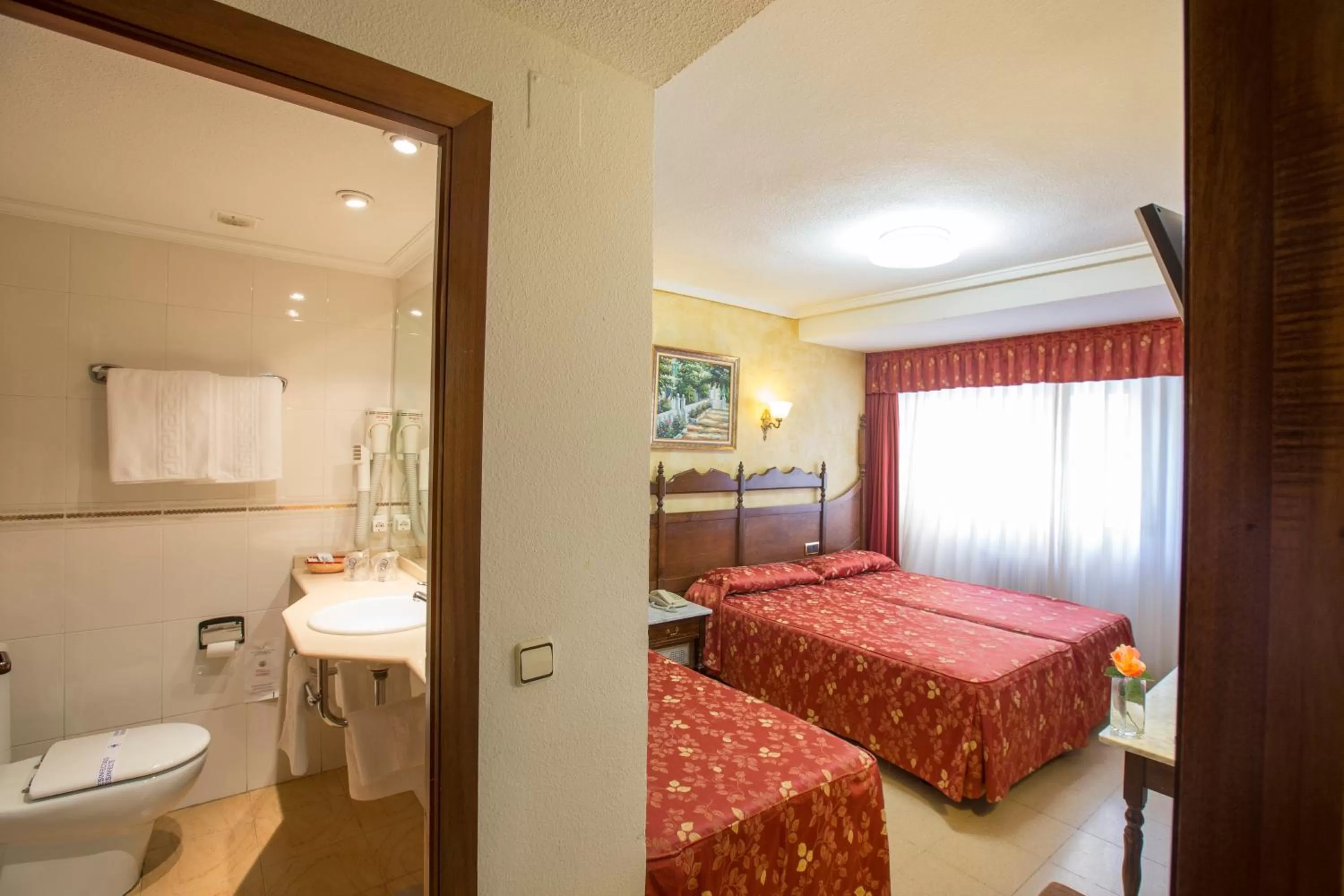 Bed in Hotel Reyes Catolicos