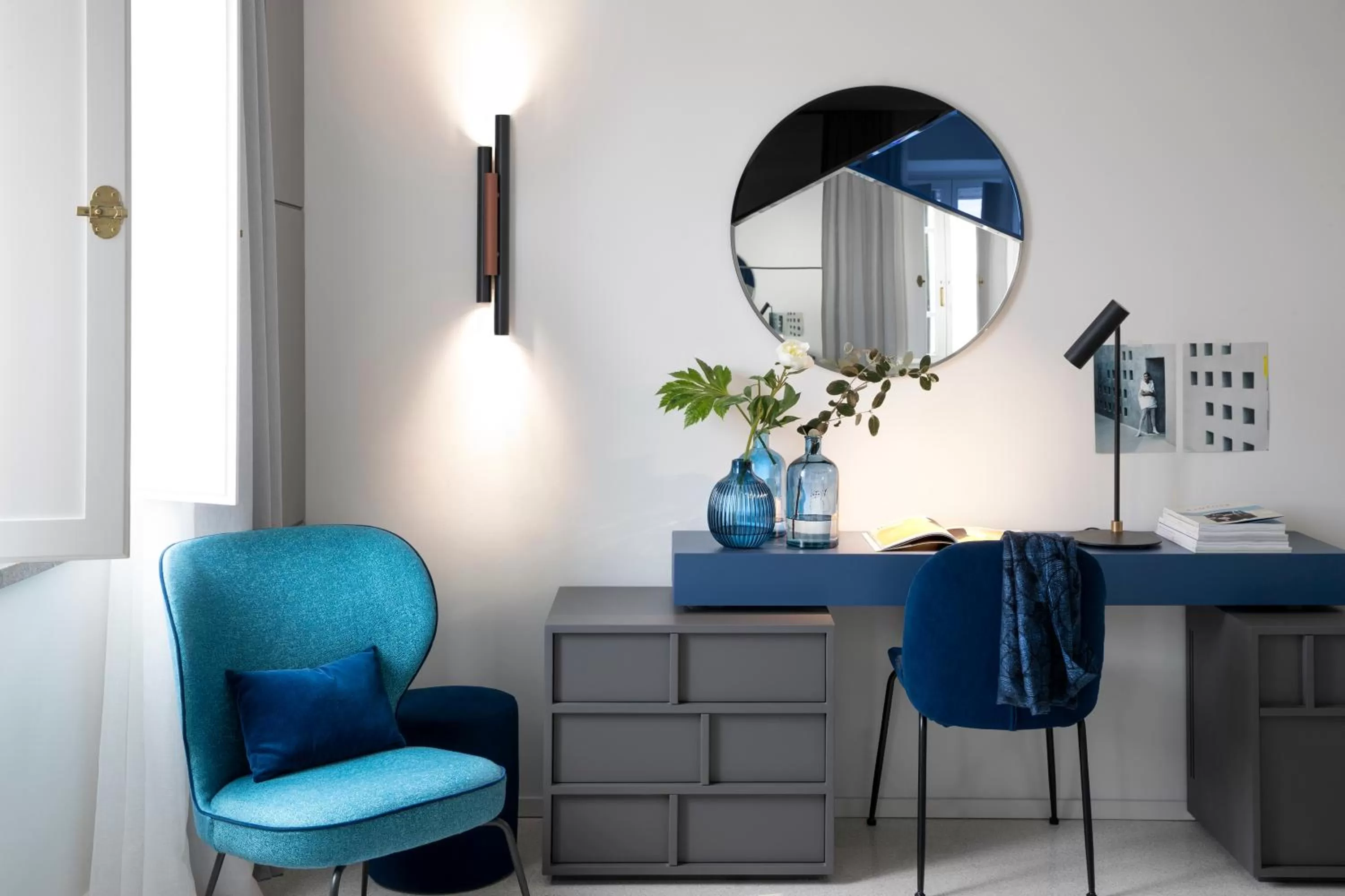 TV and multimedia in Hotel Plaza e de Russie - Relais & Châteaux