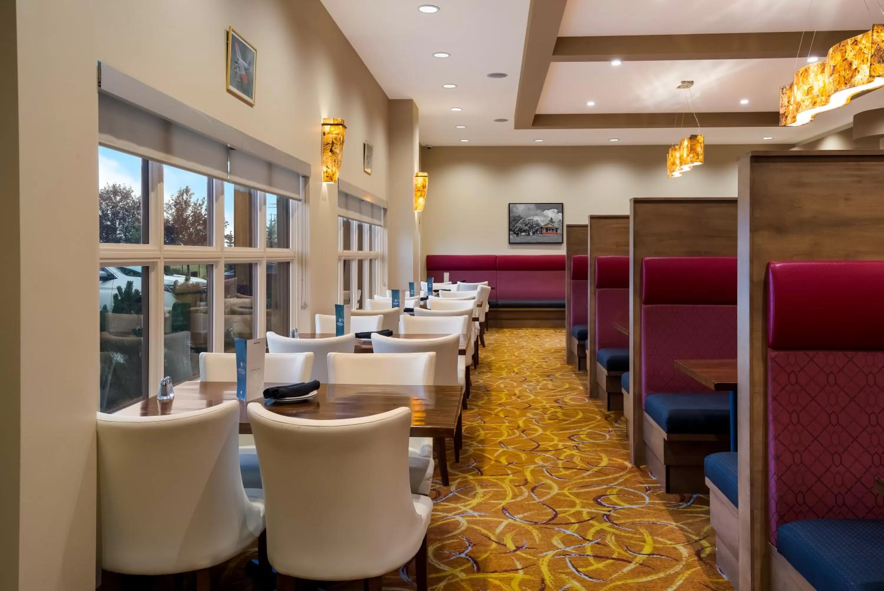 Restaurant/places to eat in Hotel 11, MOD A Sonesta Collection