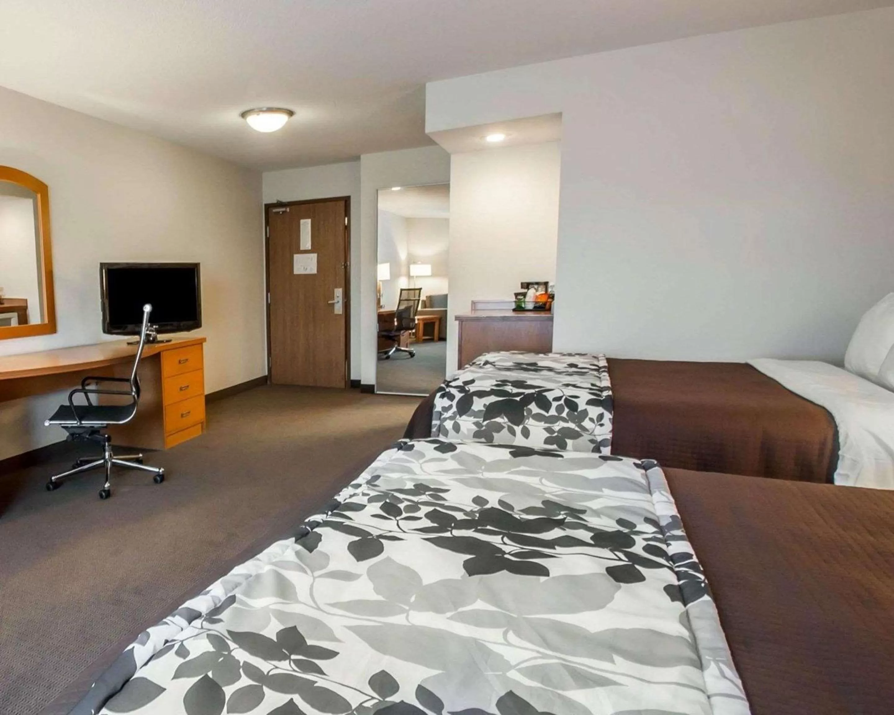 Photo of the whole room, Bed in Sleep Inn & Suites Lake of the Ozarks