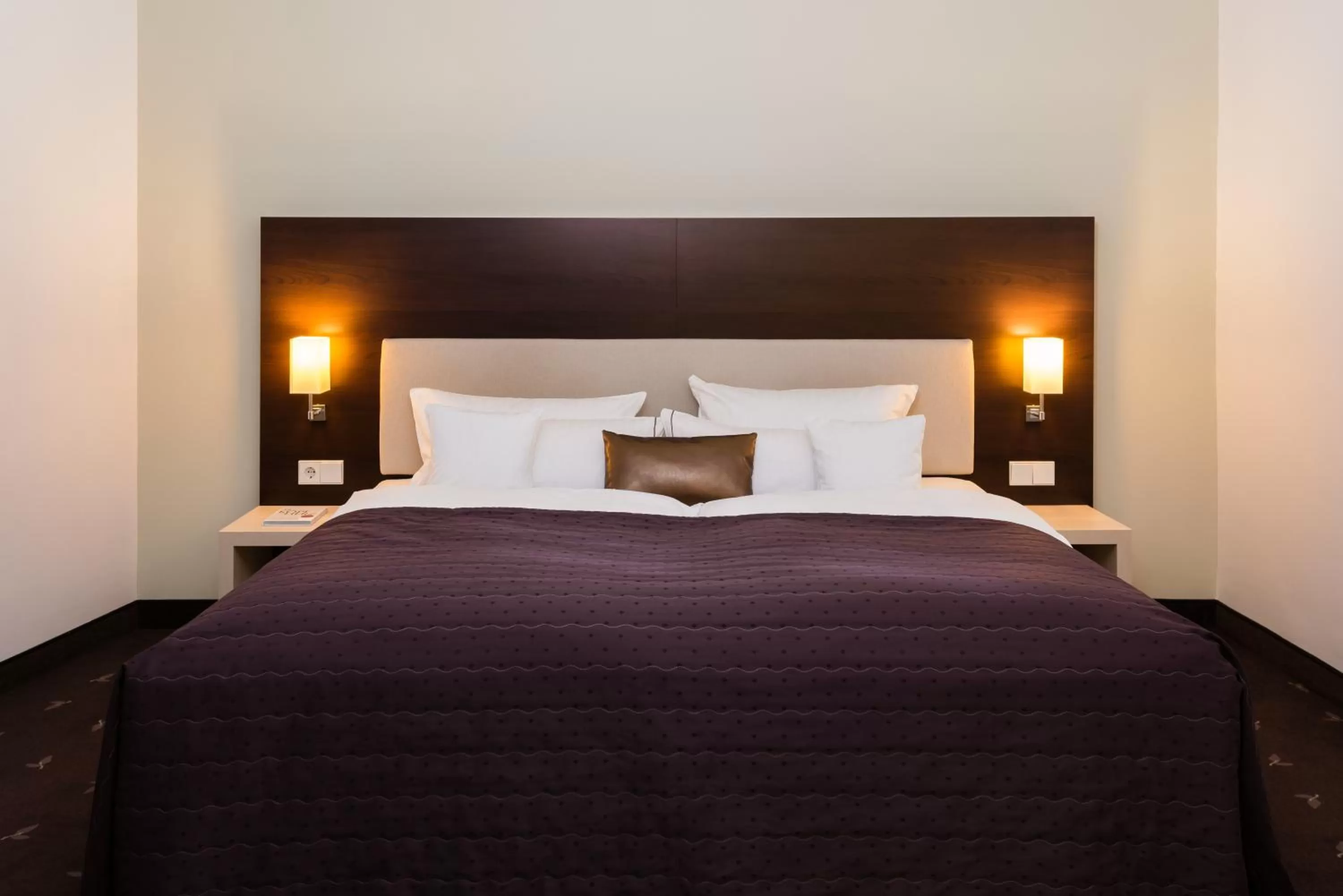 Photo of the whole room, Bed in Hotel Esplanade Dortmund