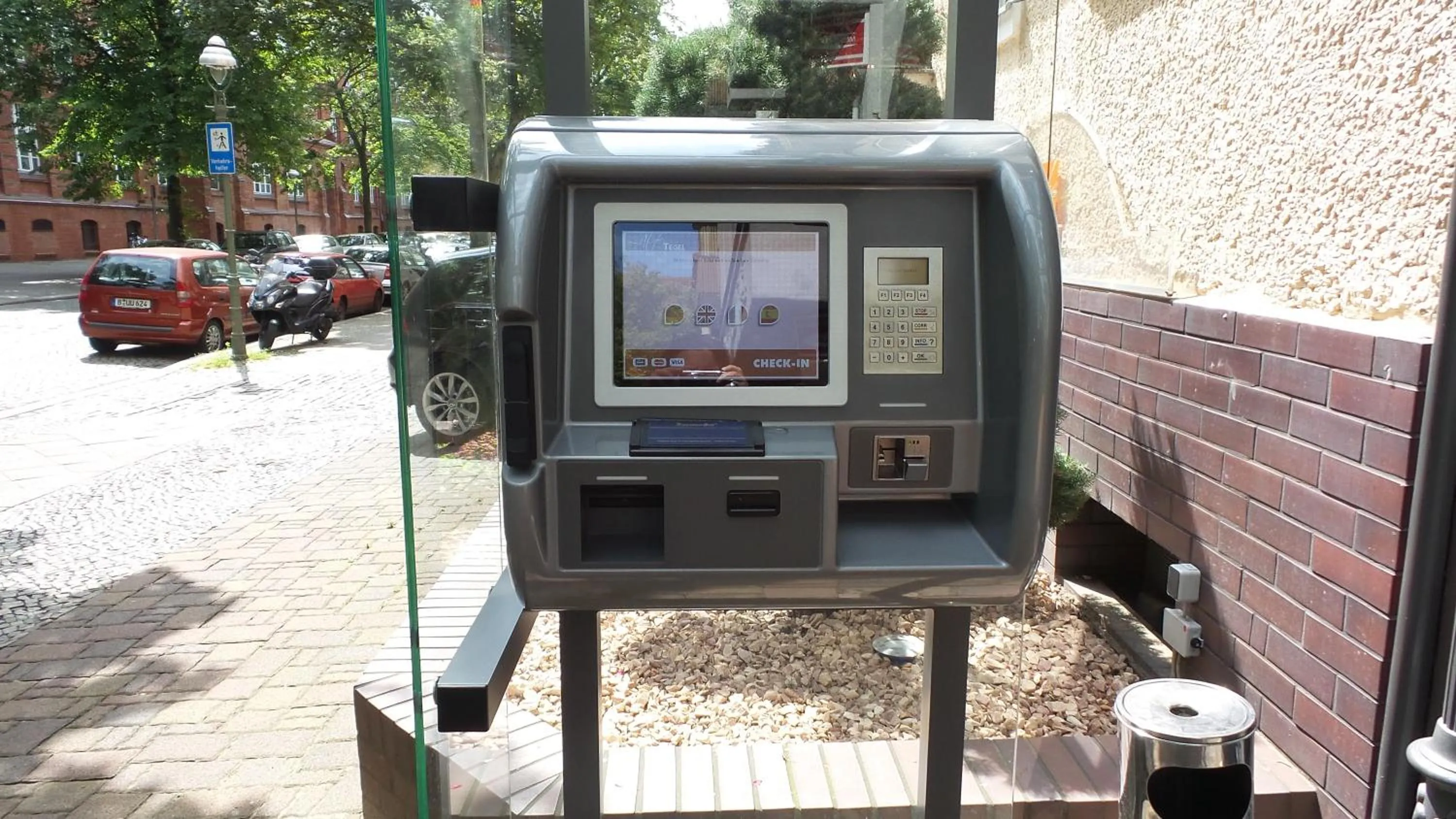 Facade/entrance in Hotel Alt - Tegel