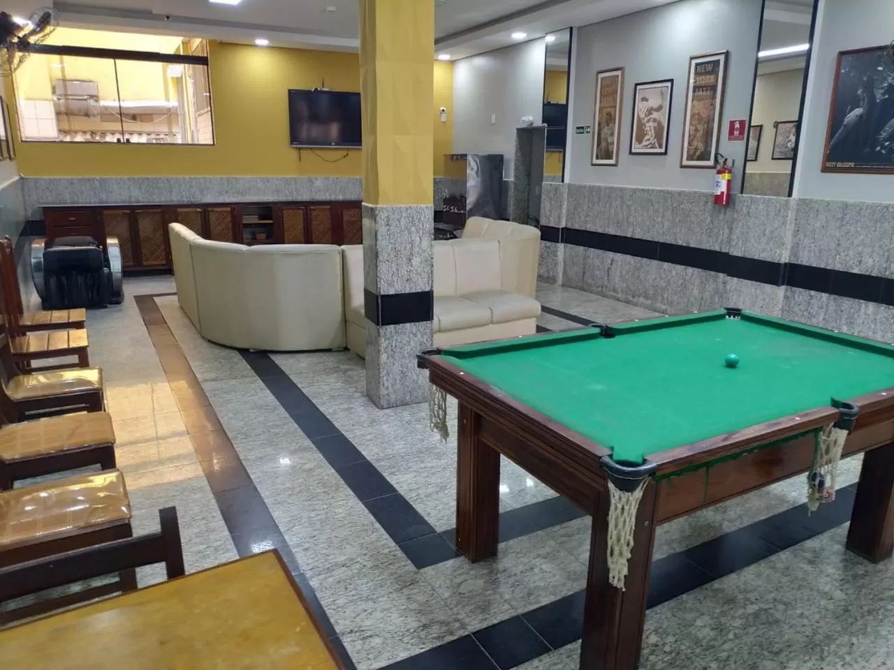 Billiards in Hollywood Palace Hotel