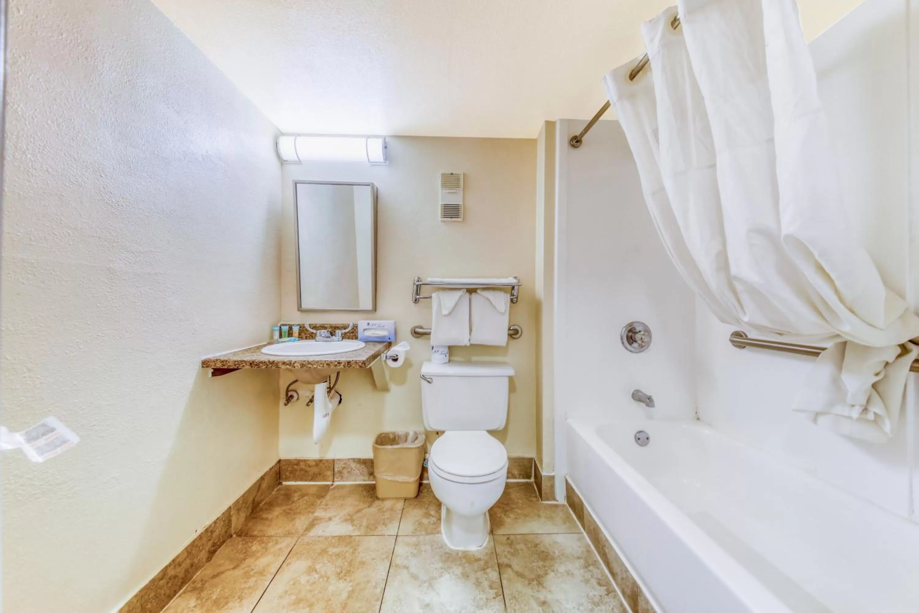 Bathroom in Floridian Express International Drive