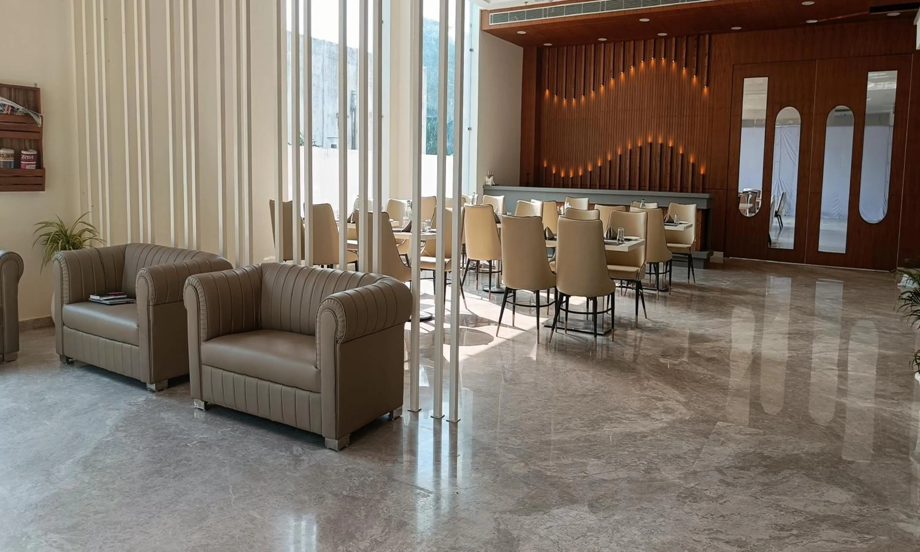 Restaurant/places to eat in HHW Sarnath Varanasi