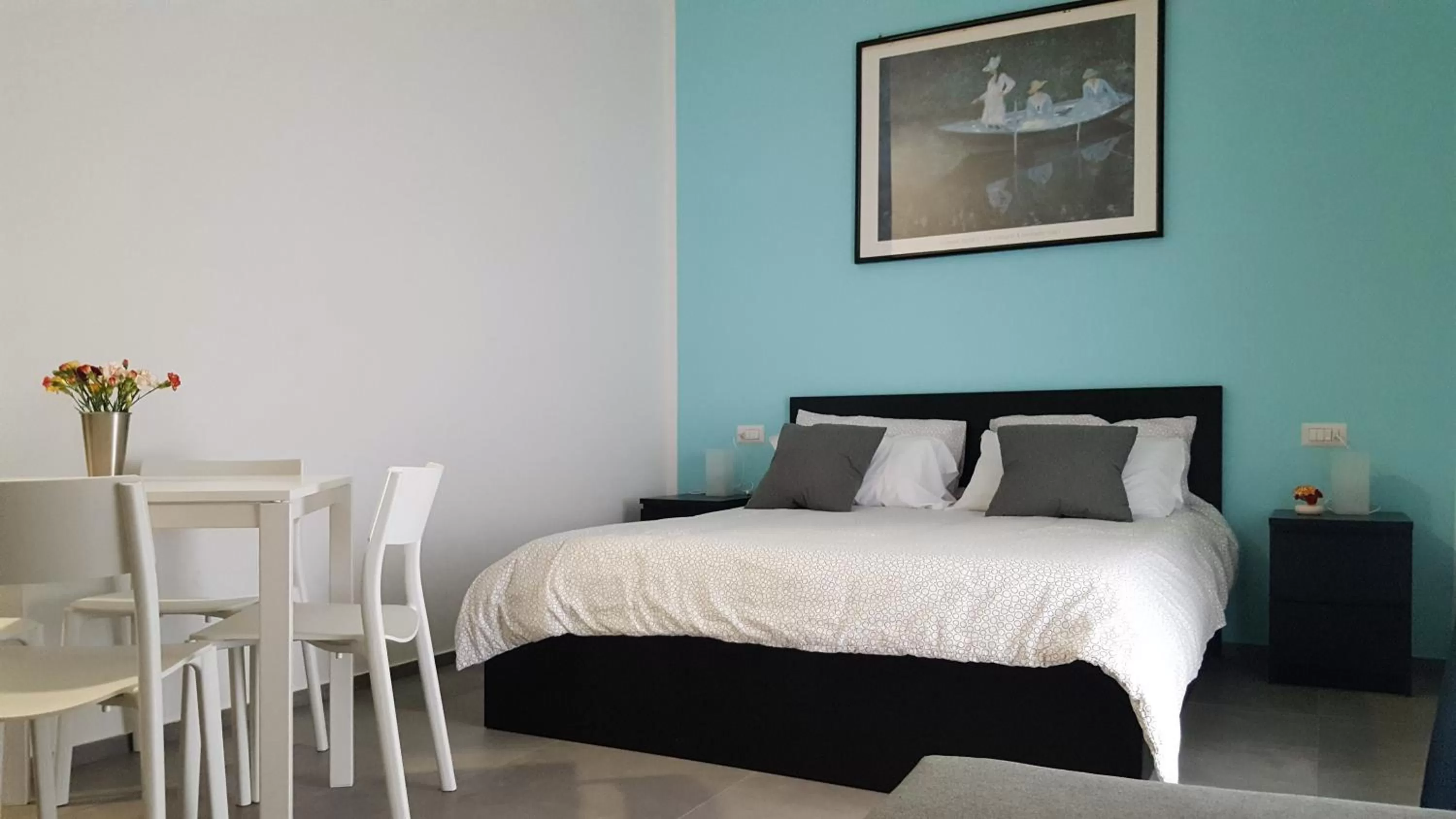 Photo of the whole room in ALYSSA HOUSE