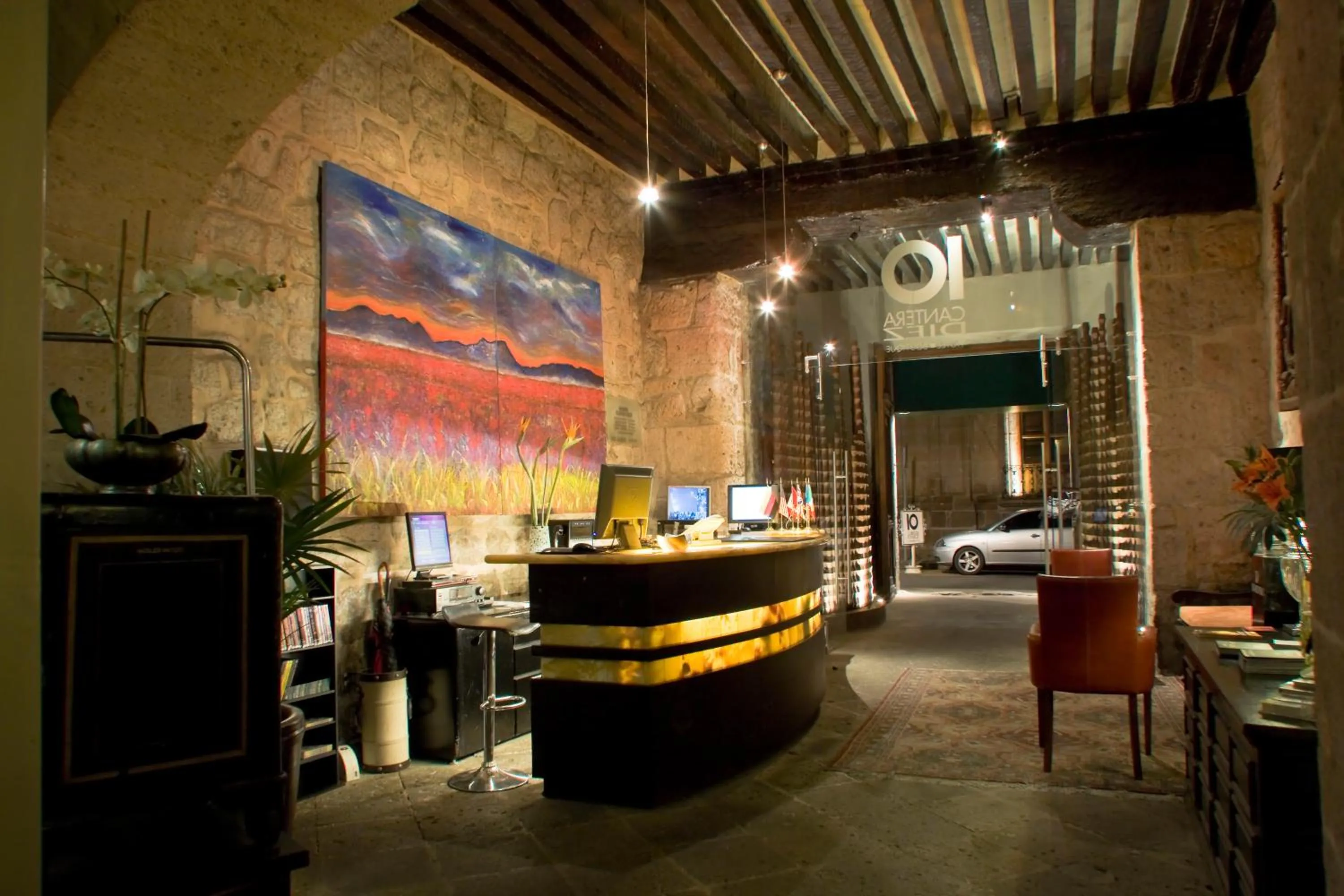 Lobby or reception in Cantera 10 Hotel Boutique