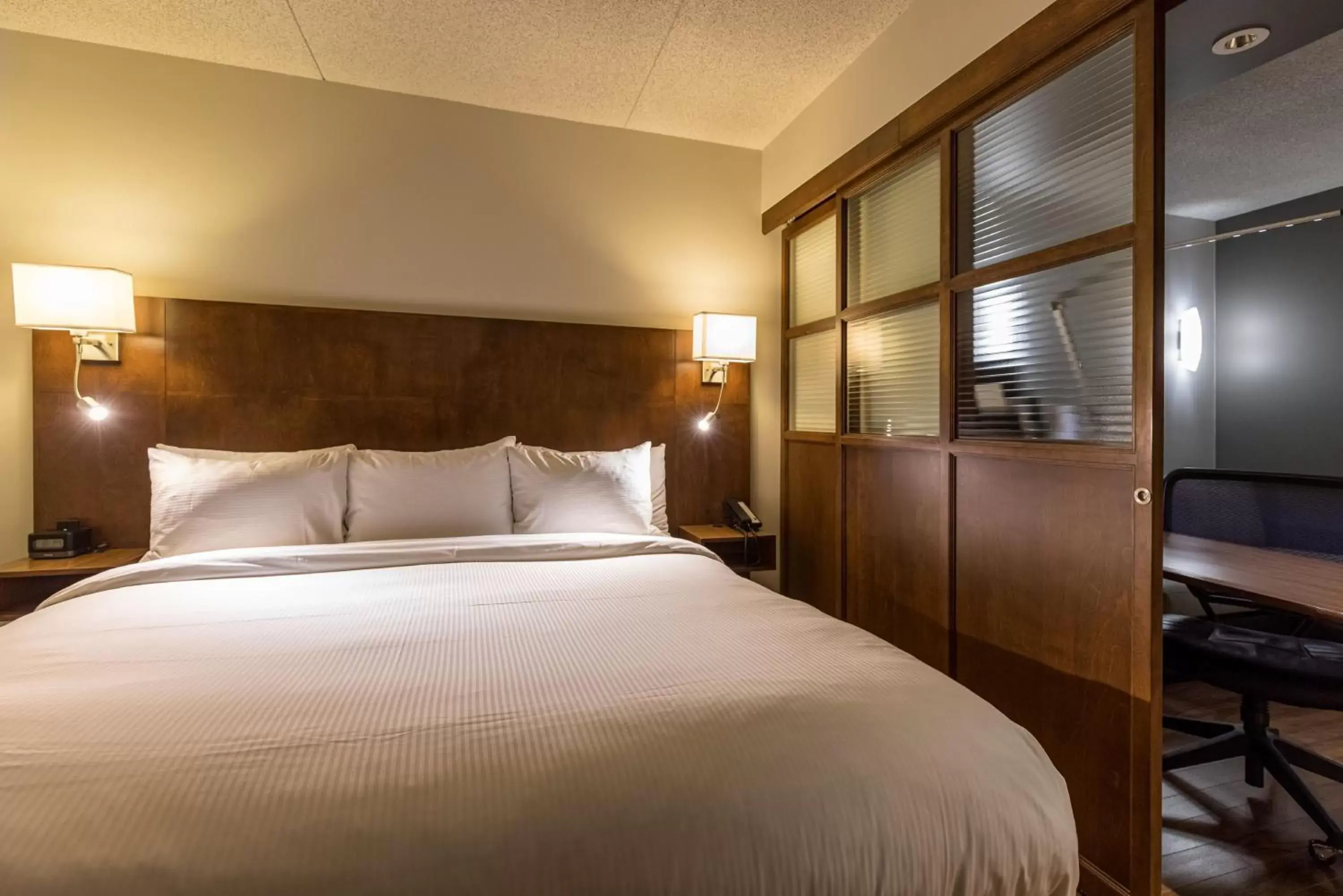 King Suite in Hôtel & Suites Normandin Québec King Suite in Hôtel & Suites Normandin Québec