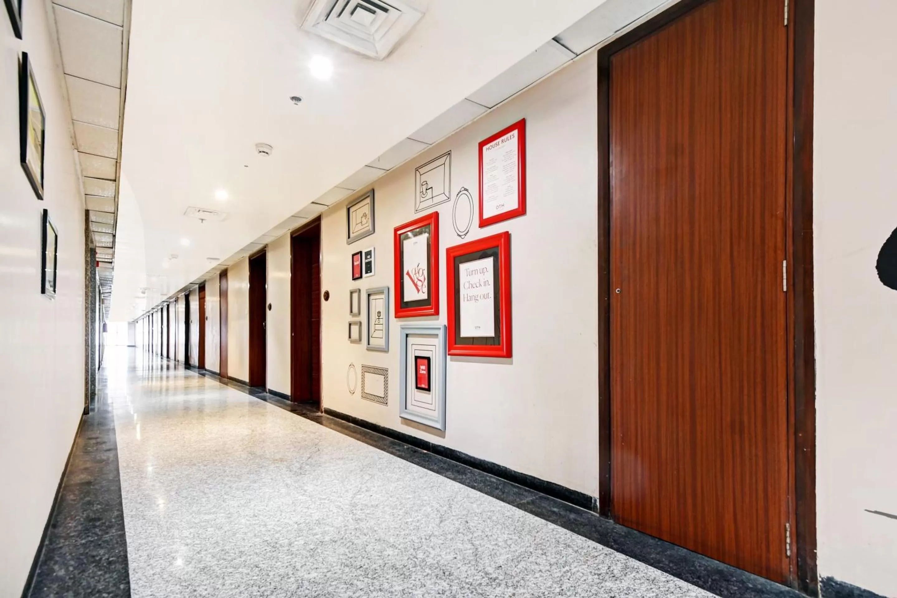 Lobby or reception in Super OYO Townhouse 132 Hotel The Grand