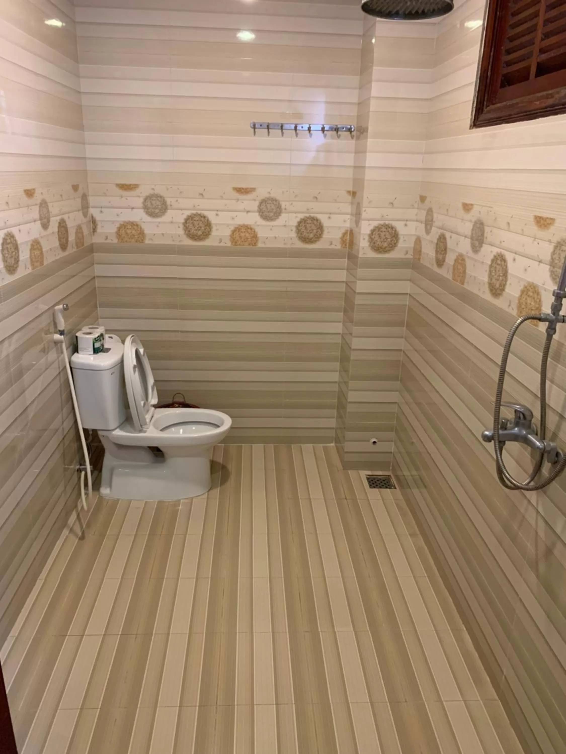 Shower in Qua Cam Tim Homestay