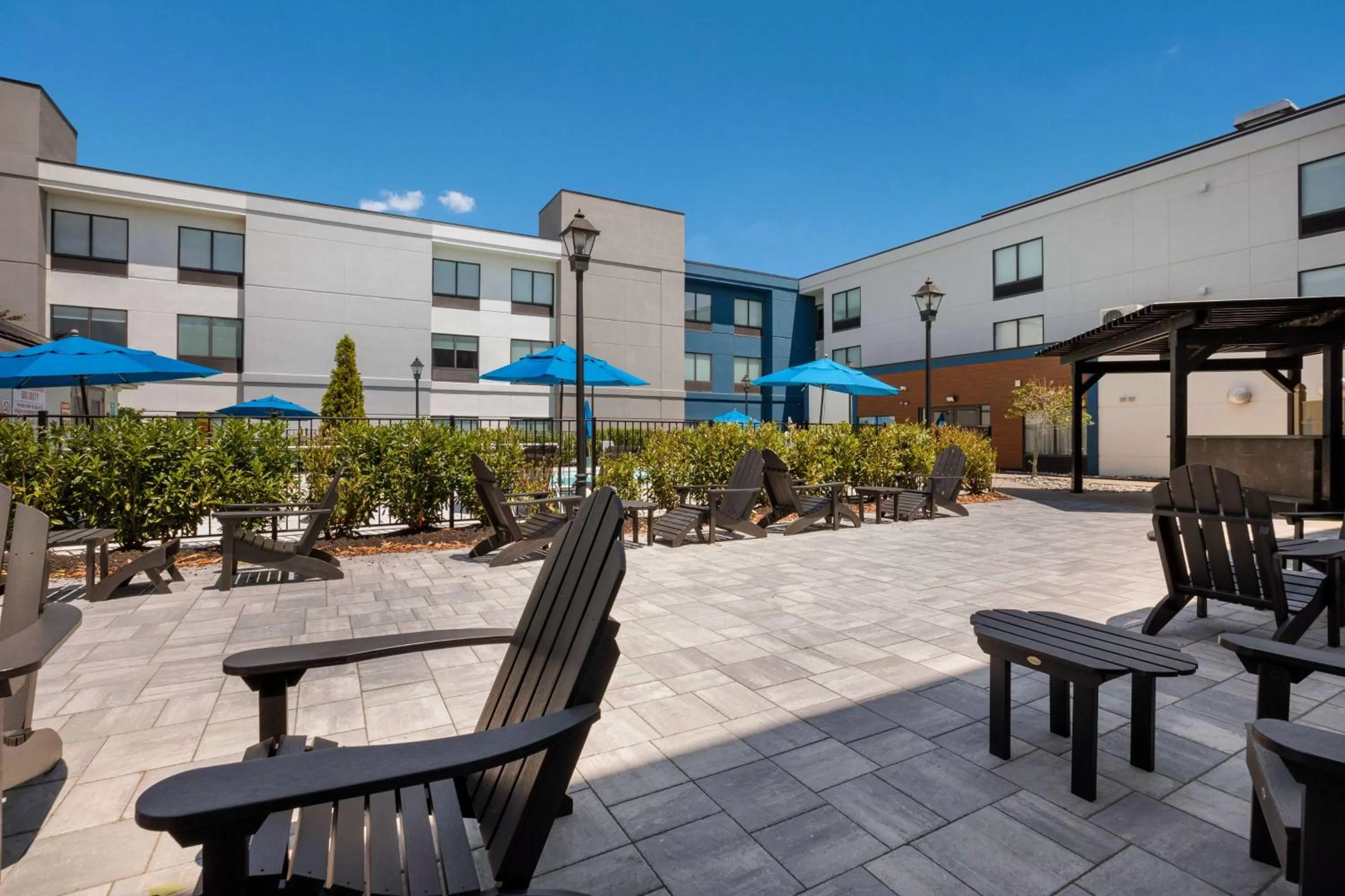 Patio in Hampton Inn Princeton