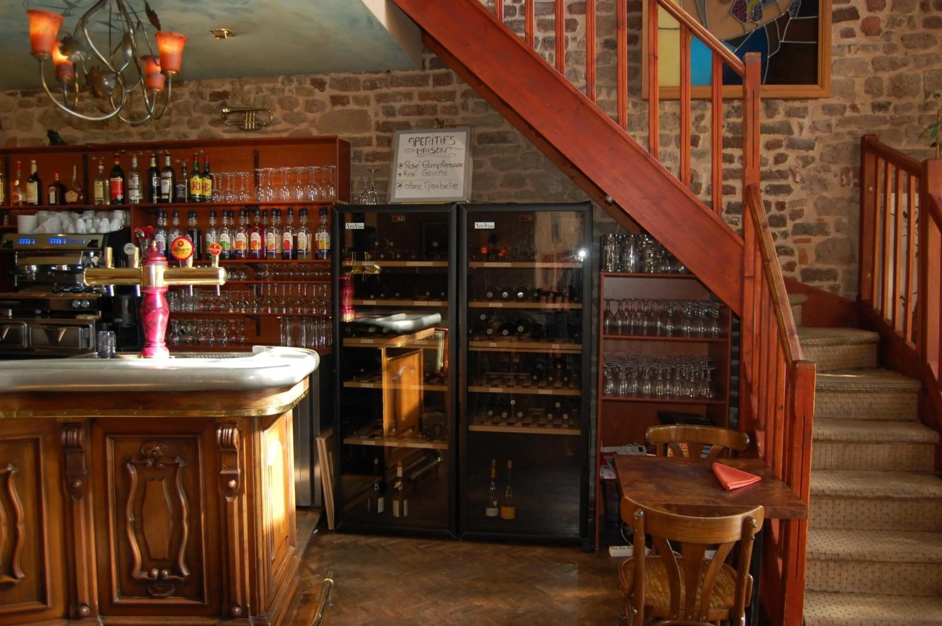 Lounge or bar in Hôtel Restaurant La Belle Epoque