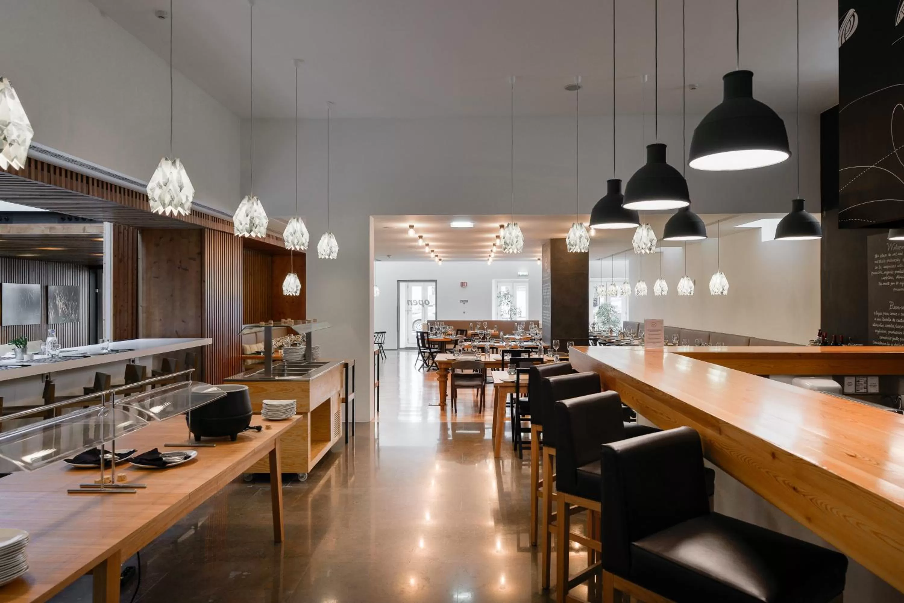 Restaurant/places to eat in Inspira Liberdade Boutique Hotel