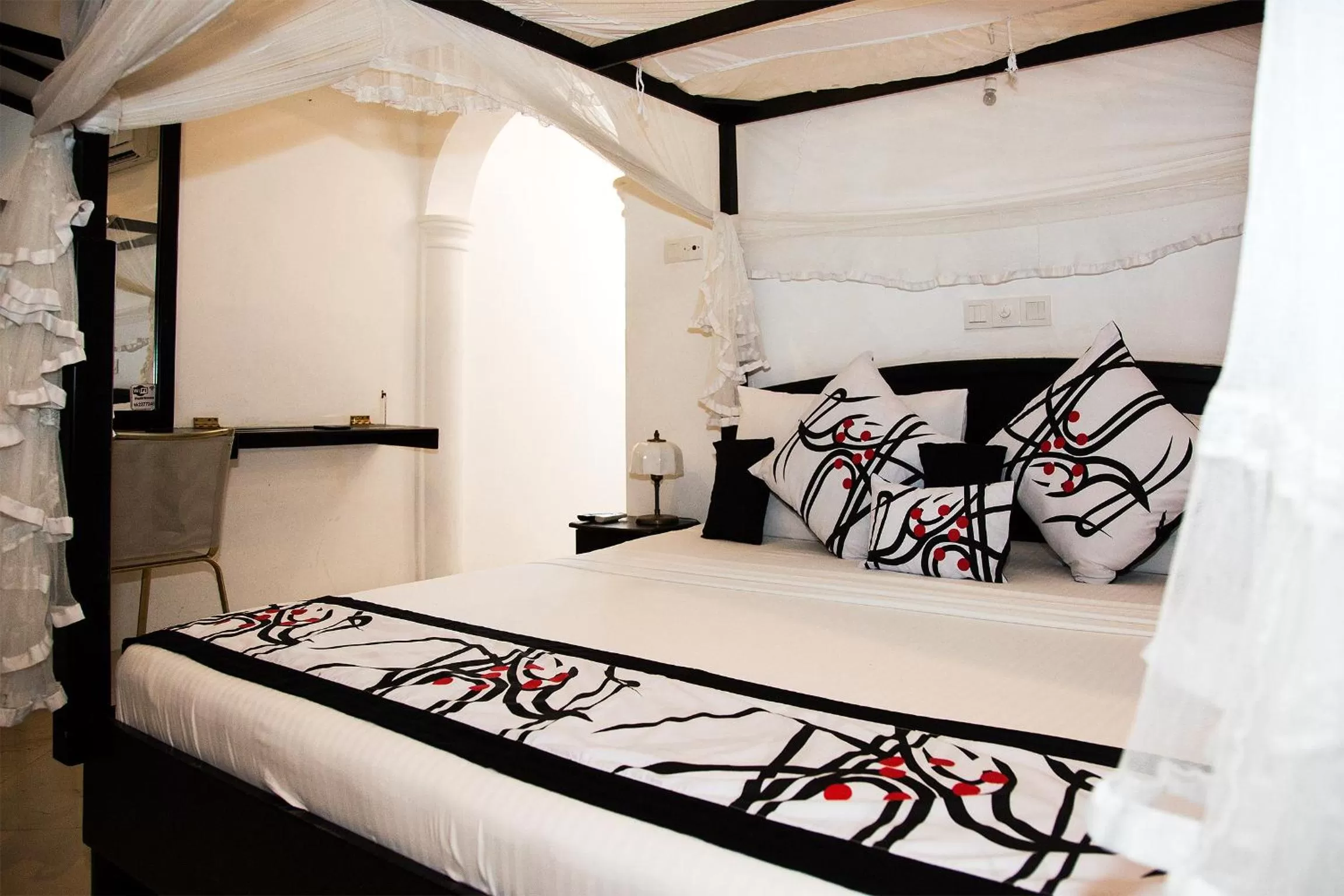 Bedroom, Bed in Suriya Arana