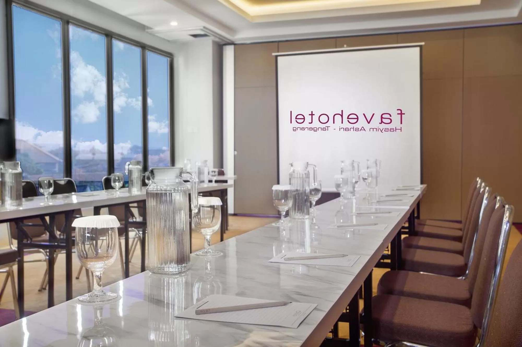 Meeting/conference room in favehotel Hasyim Ashari Tangerang