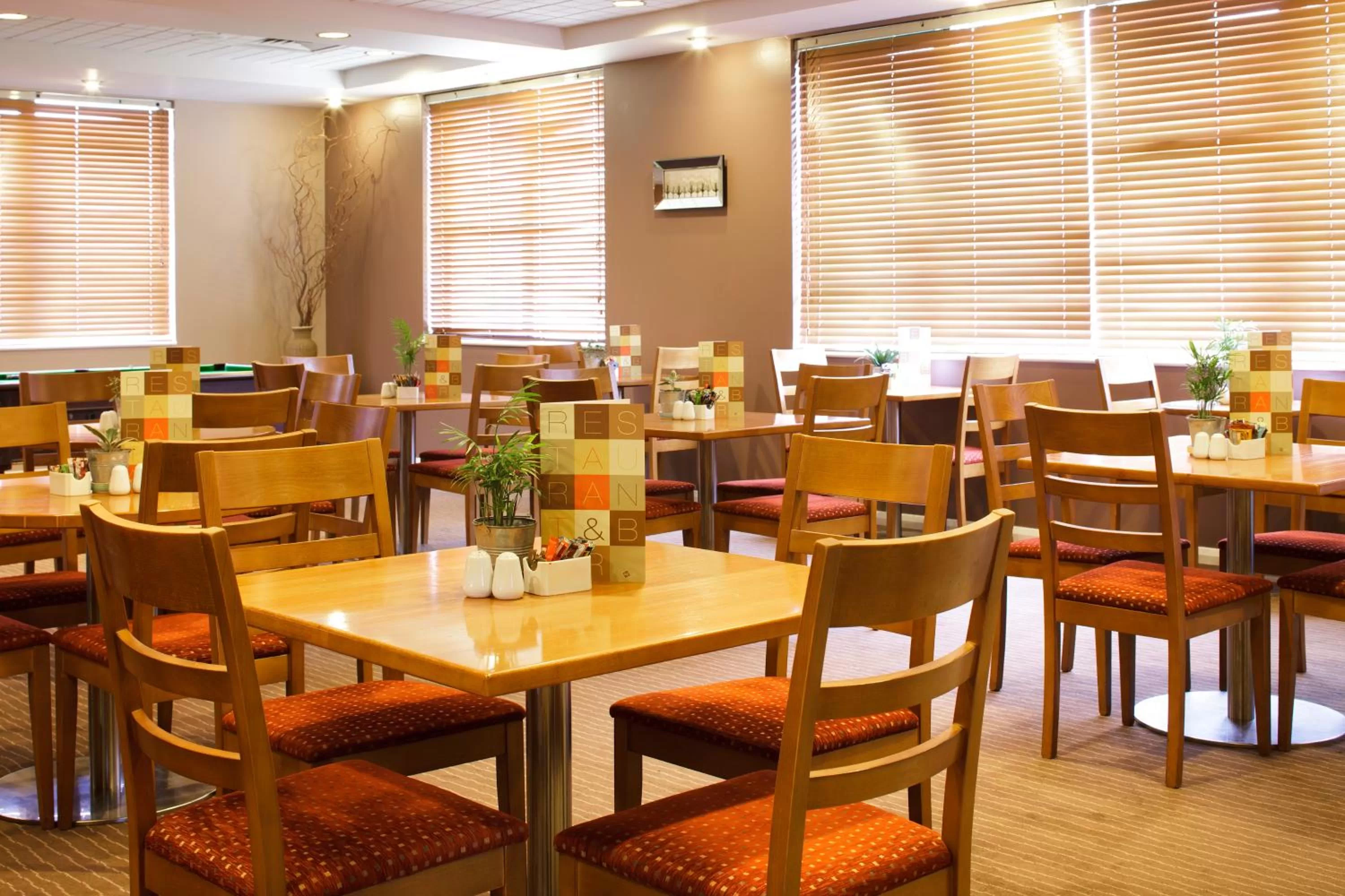 Restaurant/places to eat in ibis Chesterfield Centre – Market Town