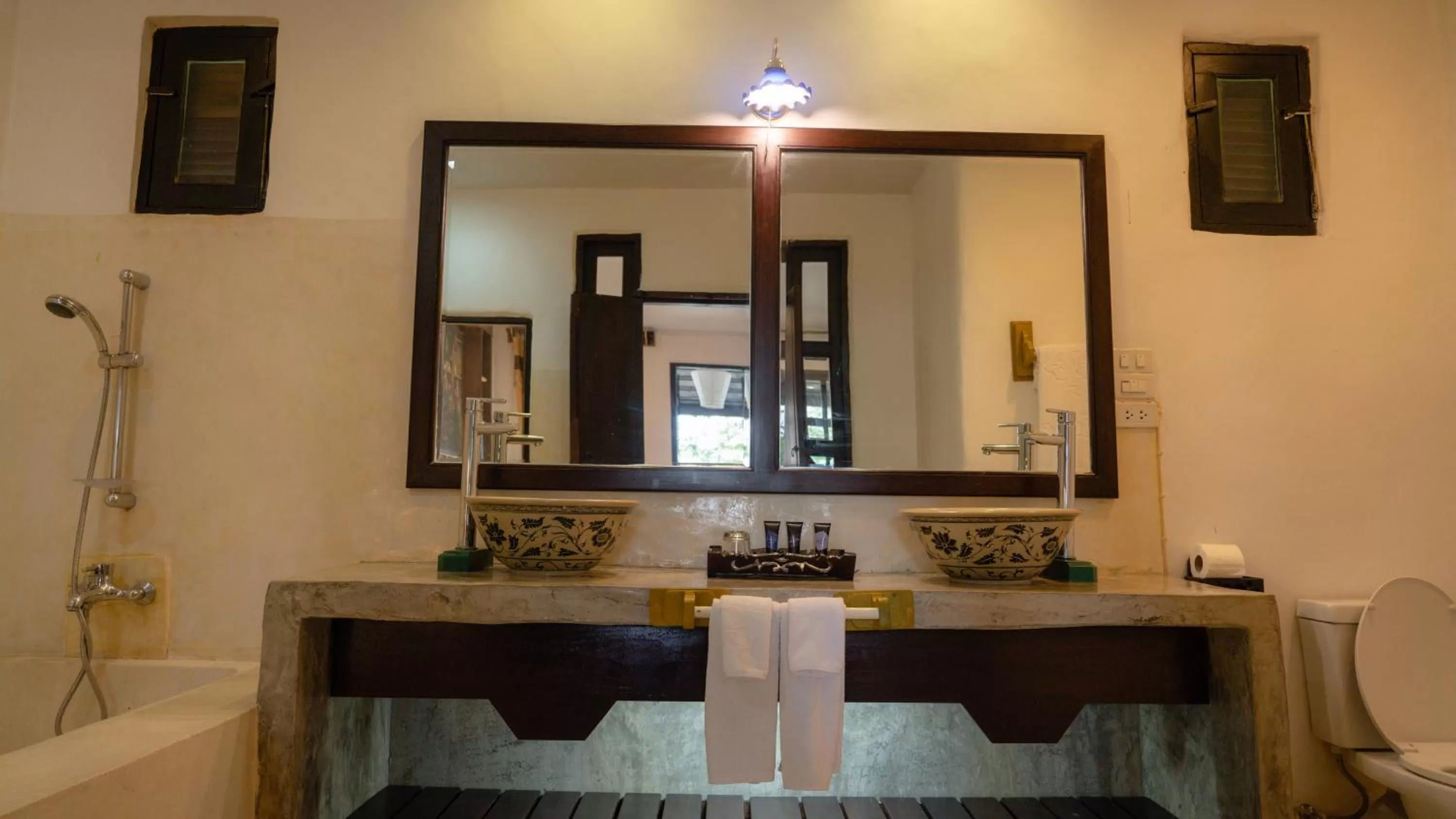 Bathroom in Cheva Gallery Boutique Hotel