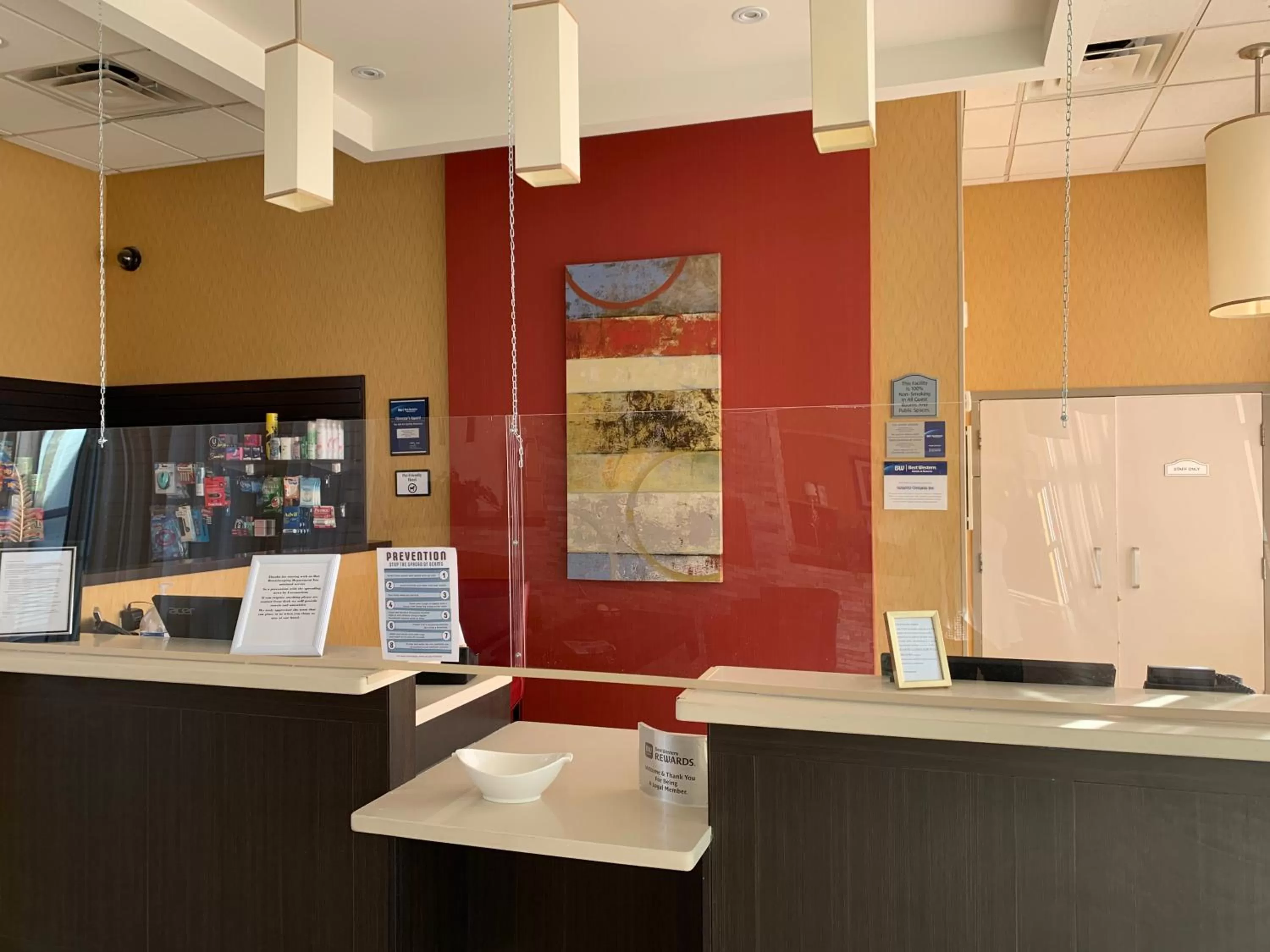 Lobby or reception in Best Western Plus Bowmanville