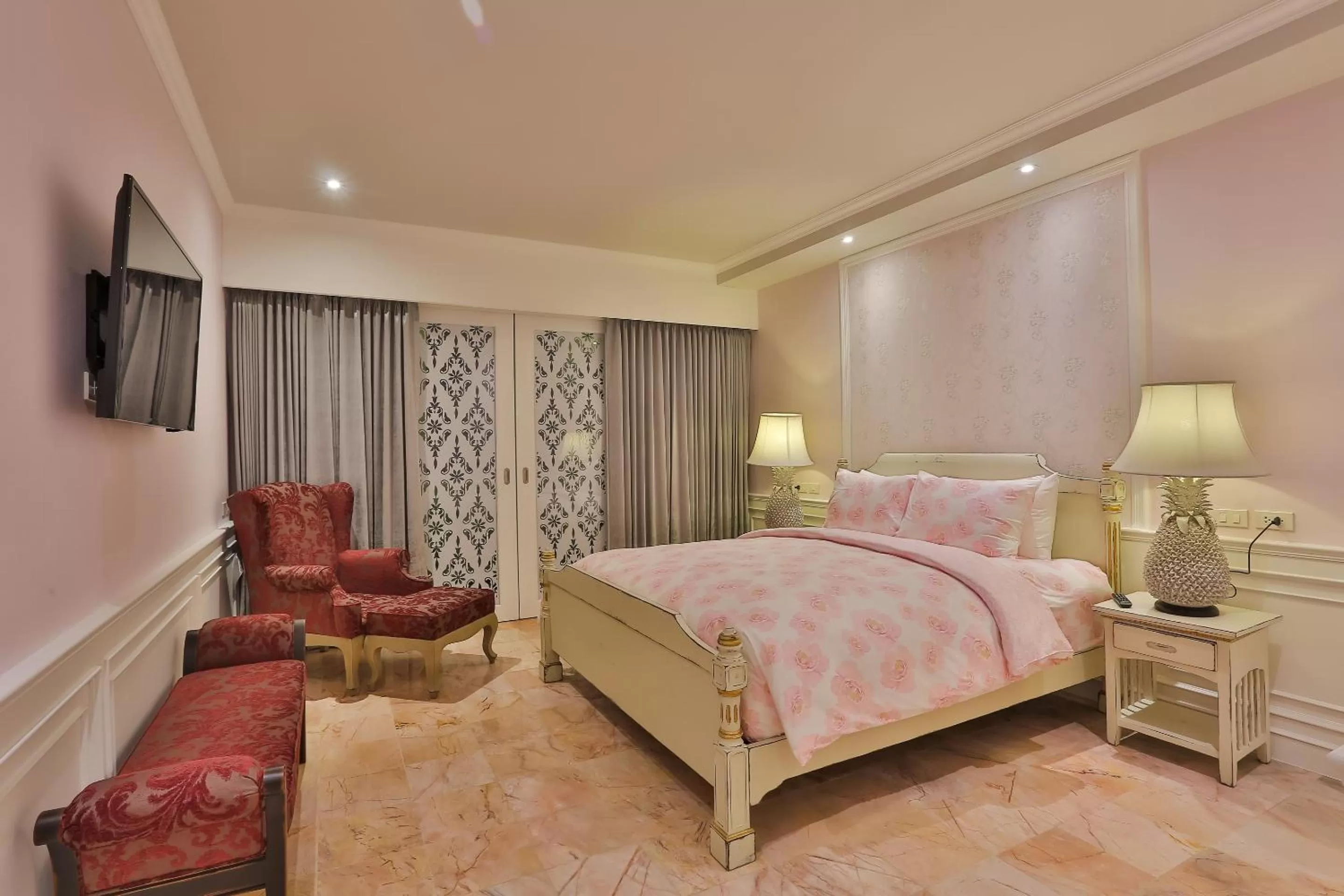 Bedroom, Bed in At Pingnakorn Riverside