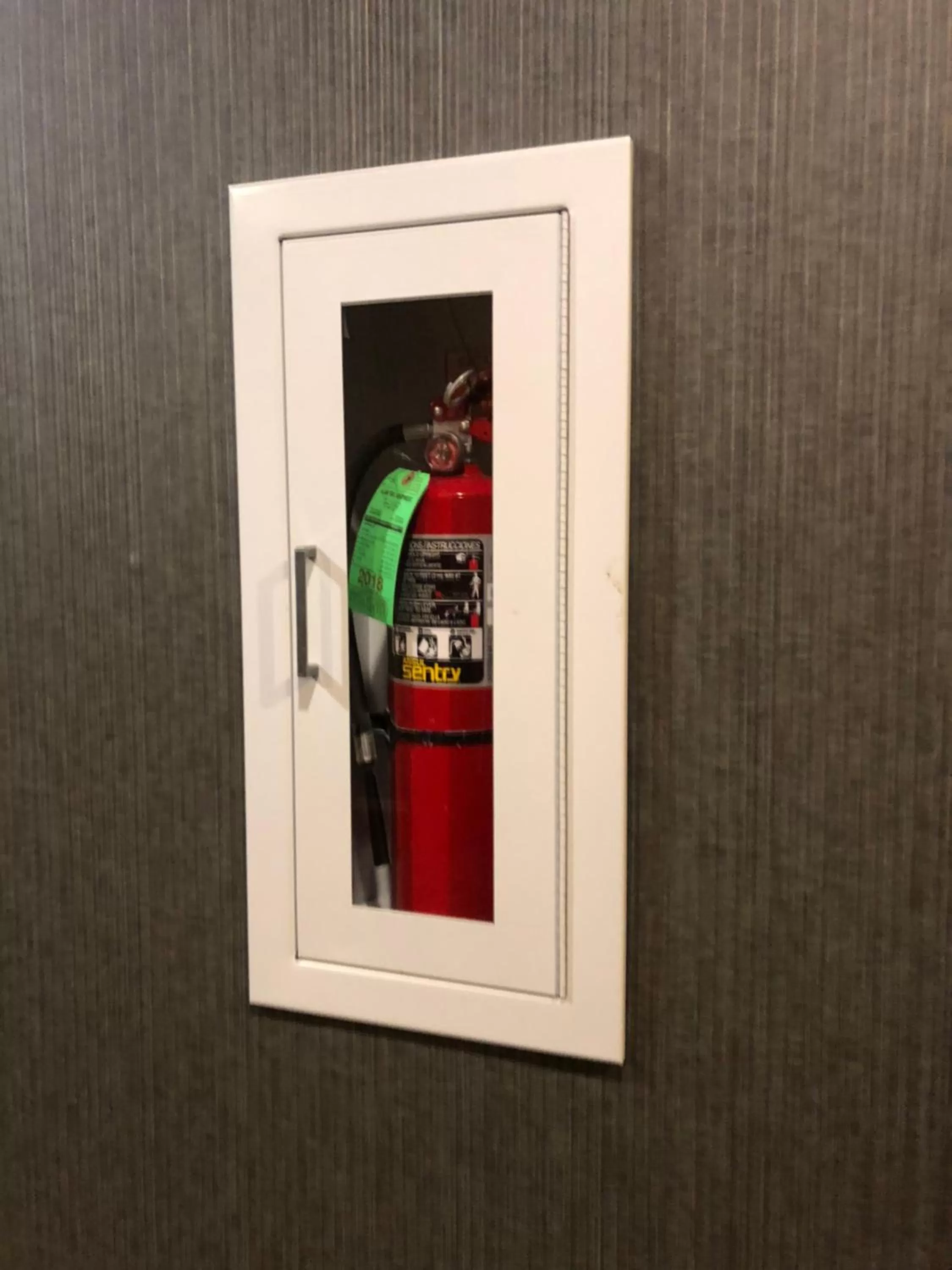 Countryview Inn & Suites