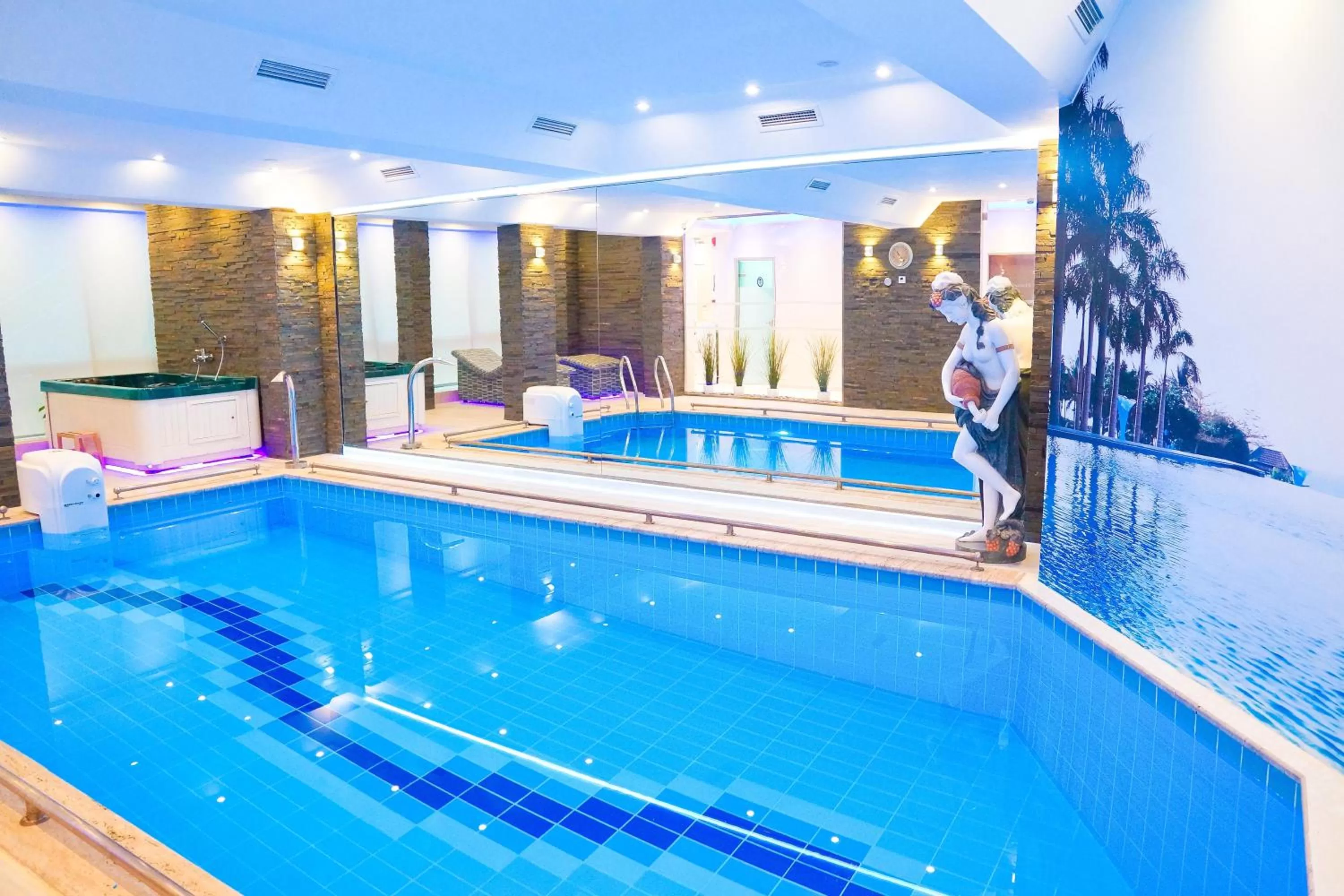 Swimming pool in Grand Hotel & Spa Tirana