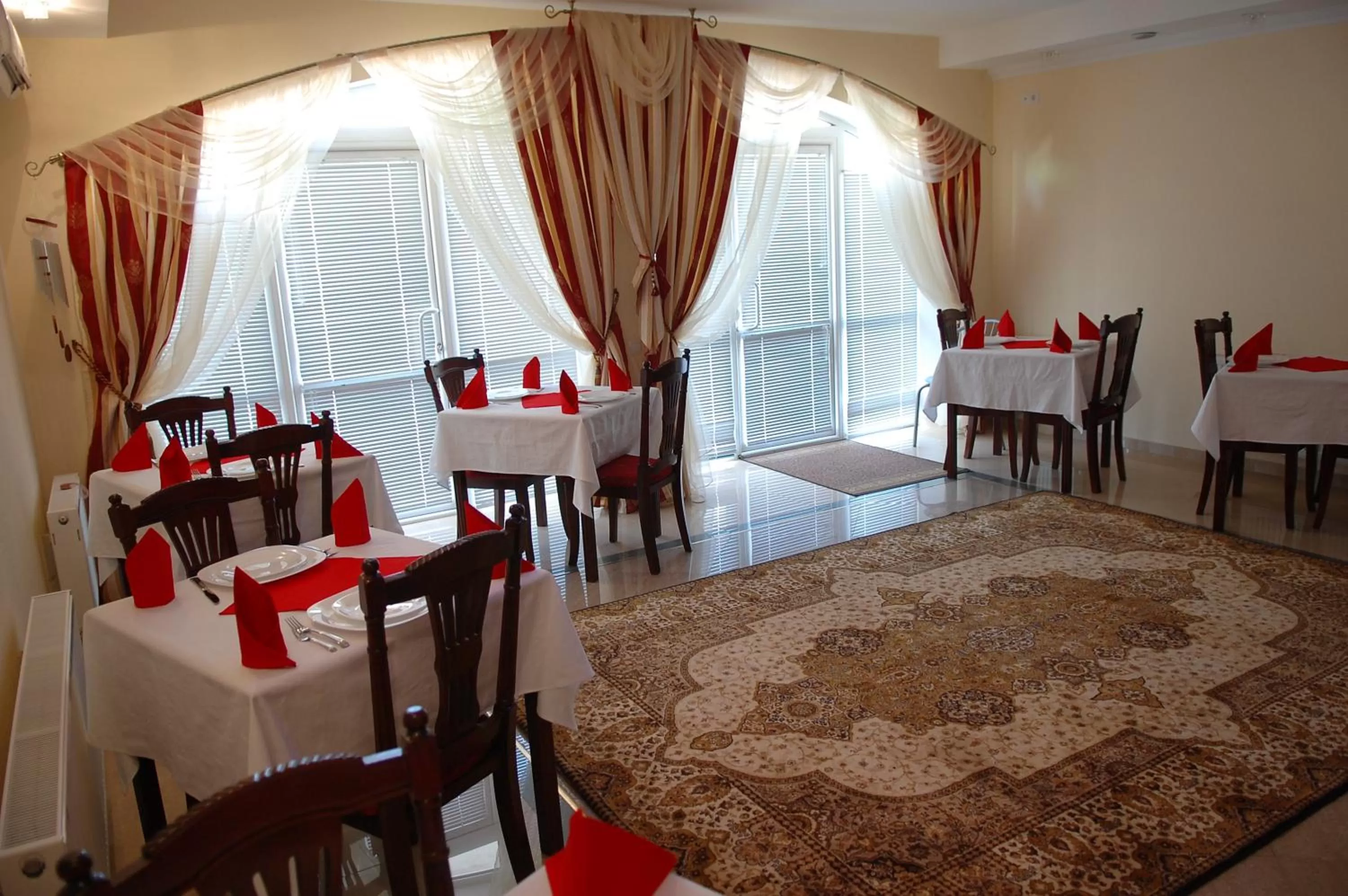 Restaurant/Places to Eat in Vila Muntenia Hotel