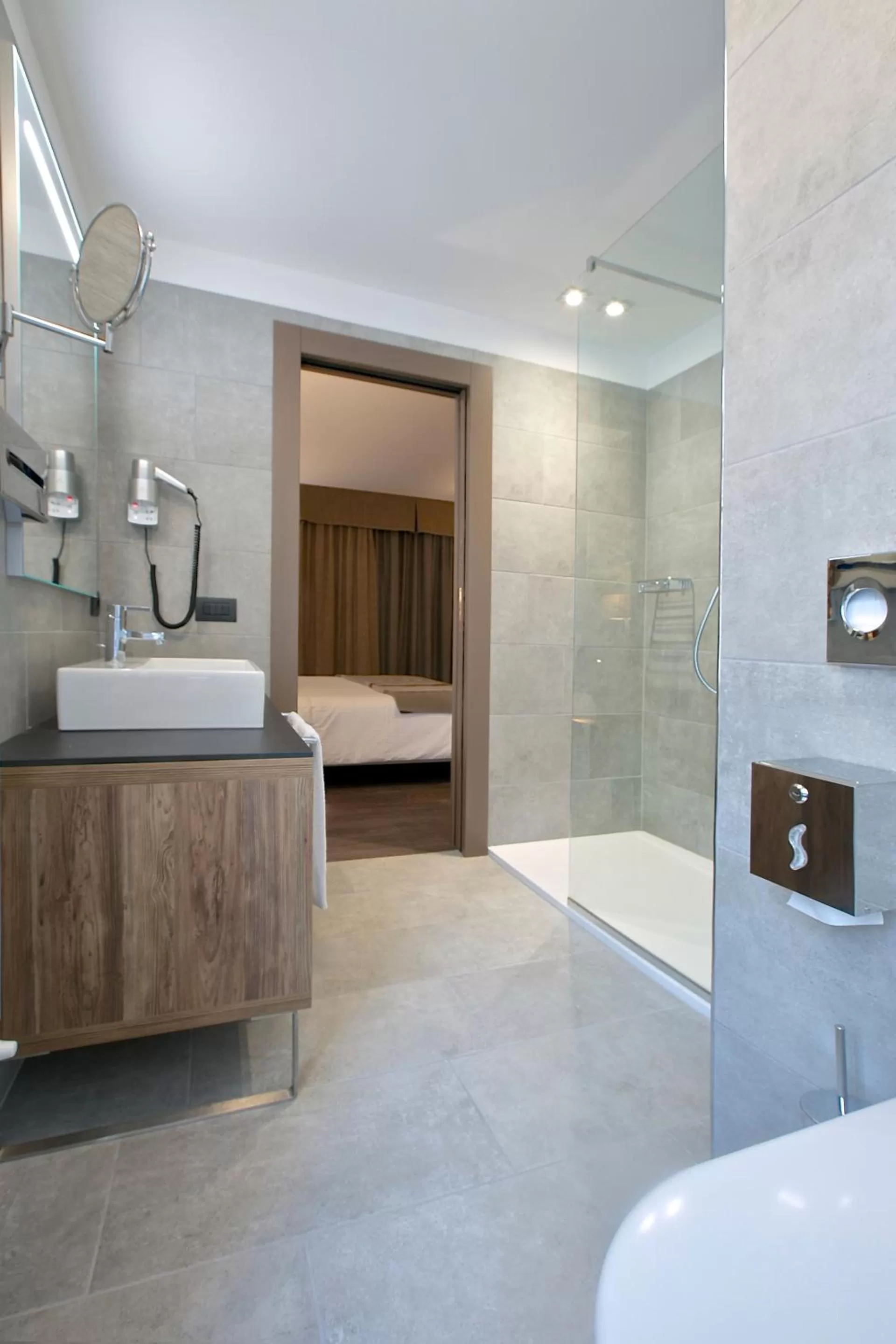 Shower in Olimpia Hotel