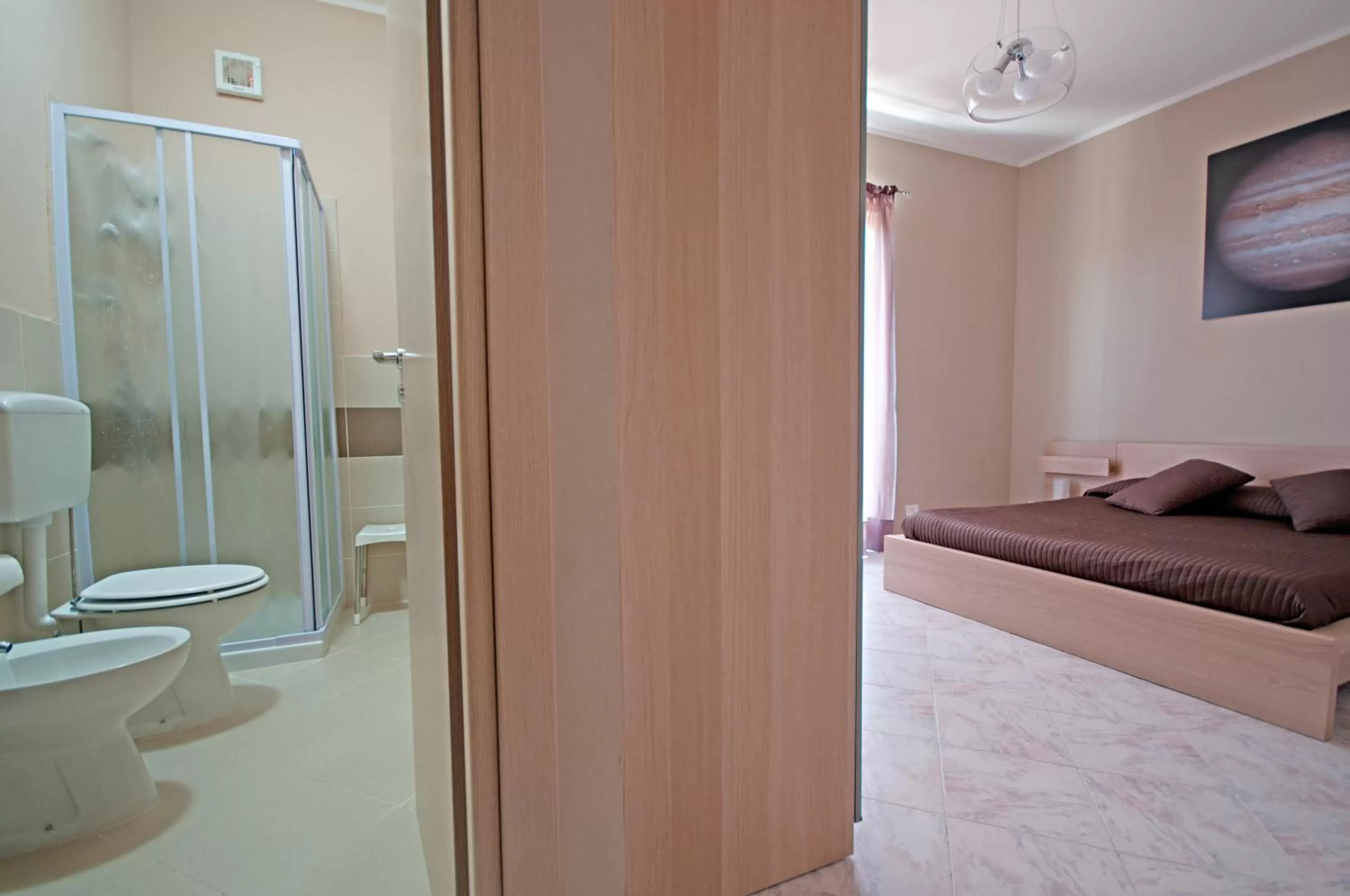 Photo of the whole room in Kosmos