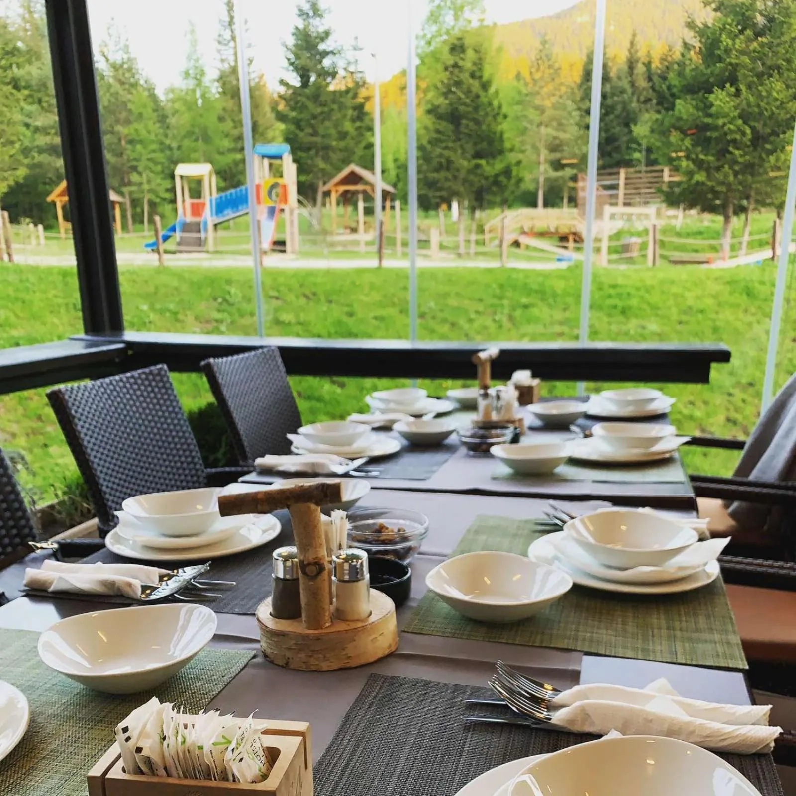 Restaurant/places to eat in Pino Nature Hotel, BW Premier Collection