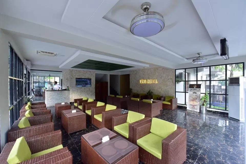 Restaurant/places to eat in Hotel La Orilla Muzaffarabad