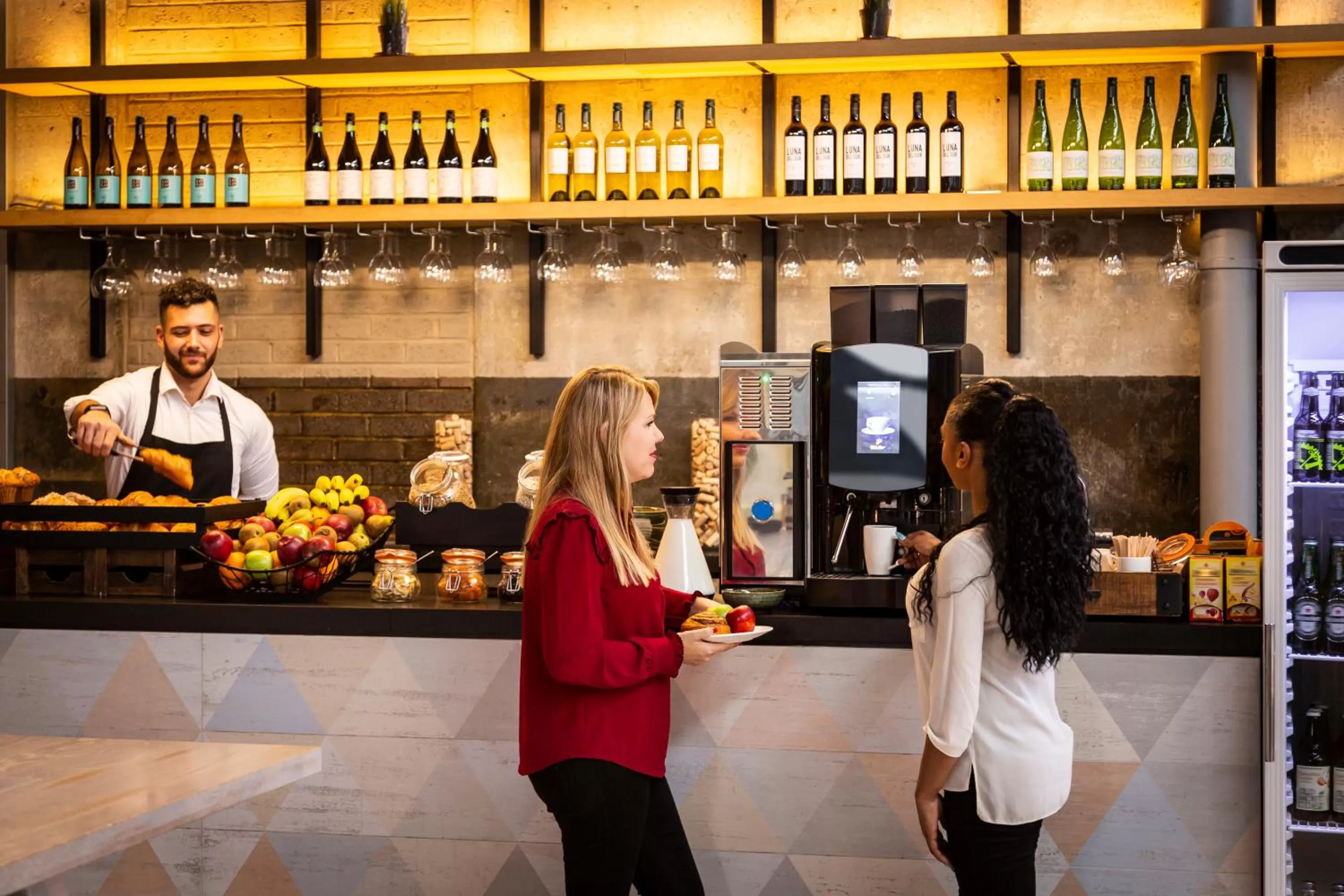 Restaurant/places to eat in Aparthotel Adagio London Brentford