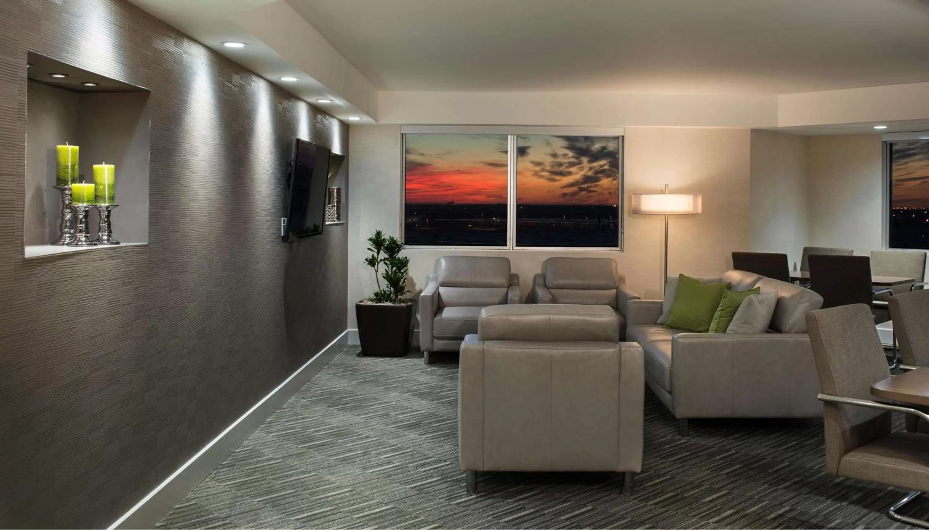Property building in Hilton Winnipeg Airport Suites