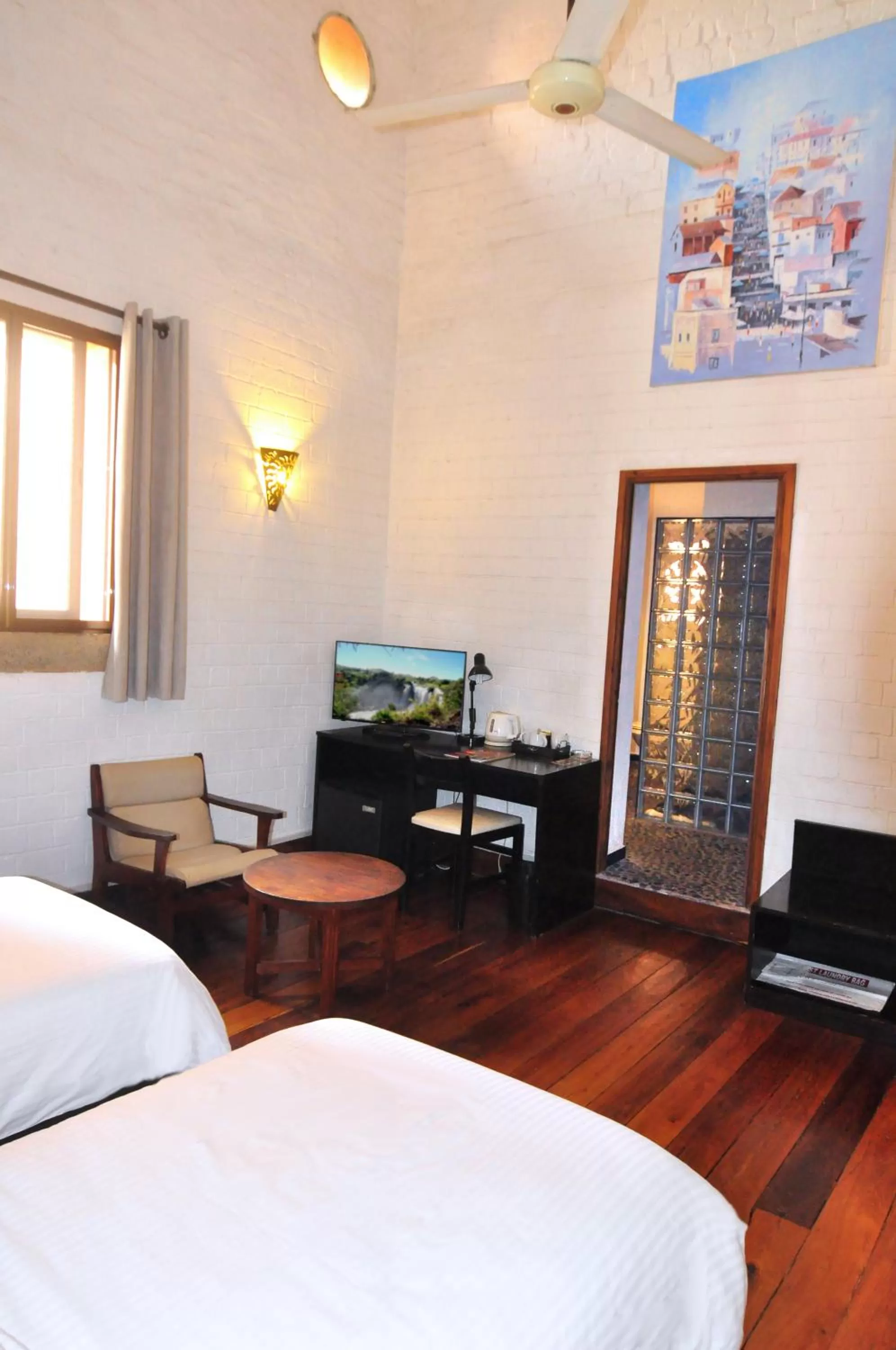 Photo of the whole room, Bed in Rova Hotel