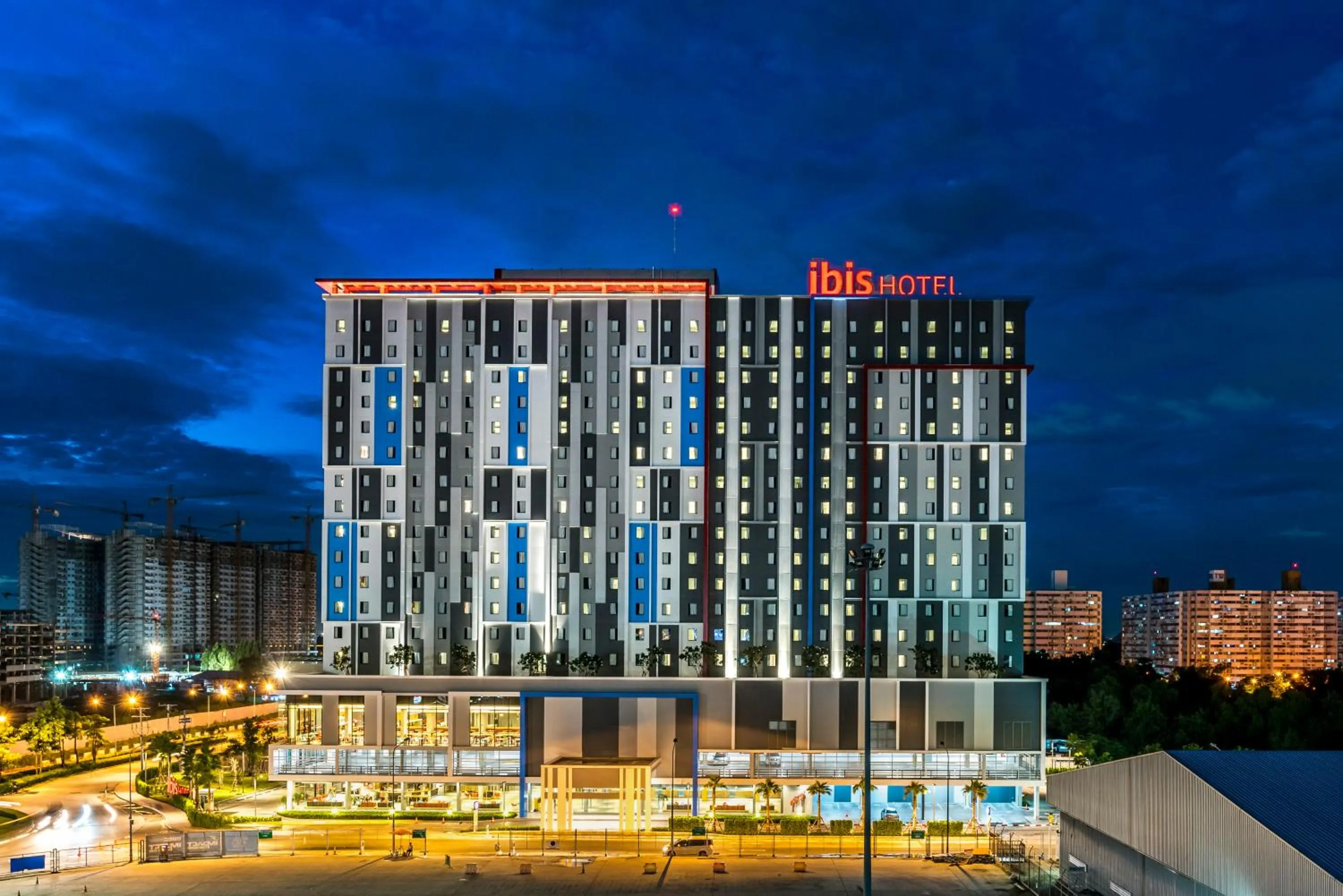 Facade/entrance in ibis Bangkok IMPACT