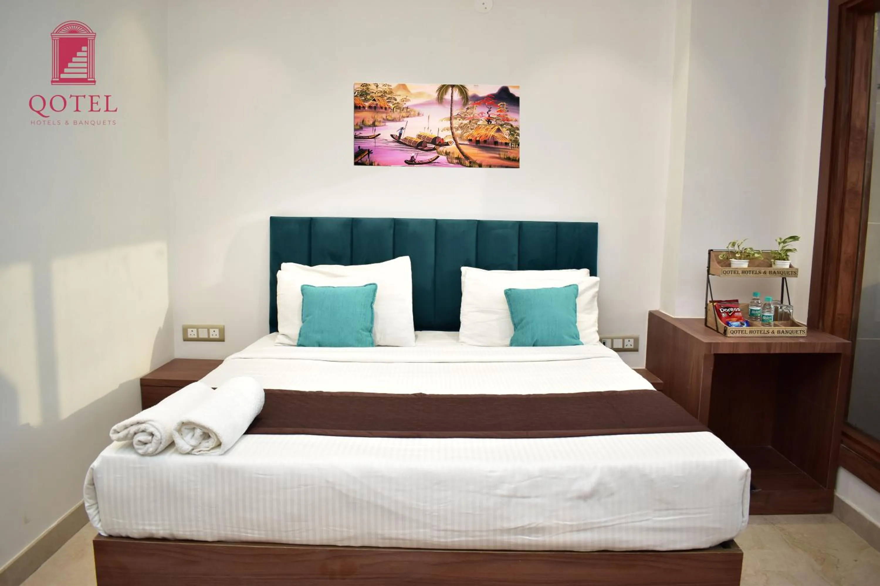 Bed in Qotel Comfort Ashok Vihar - Near Delhi University