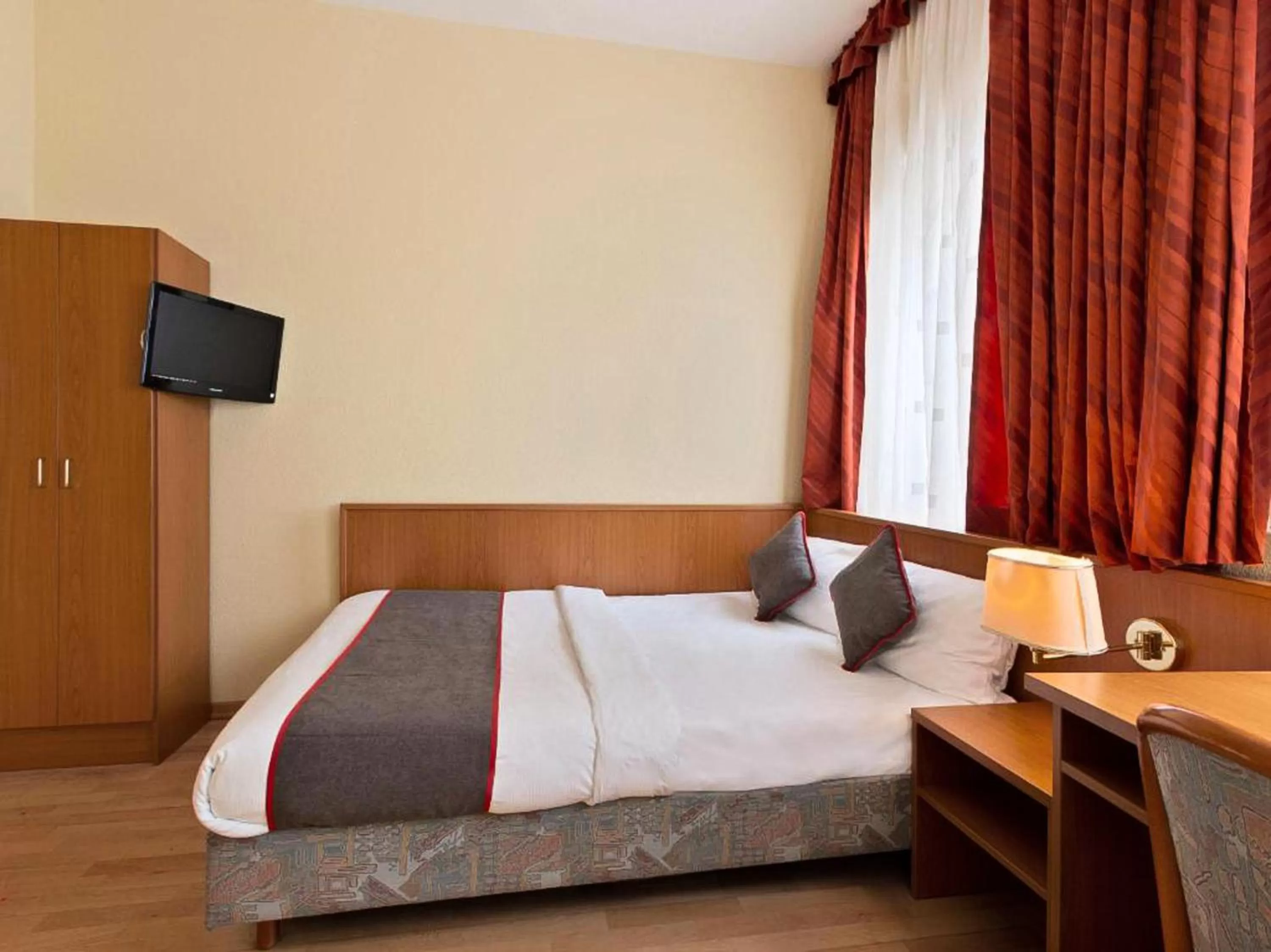 Bedroom, Bed in Hotel Bohemia