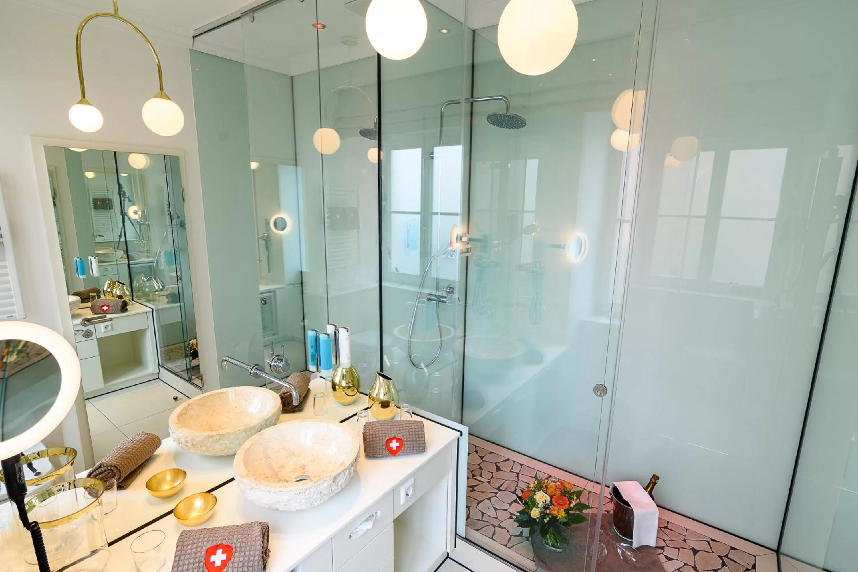Bathroom in YachtHotel Helvetia Spa- und Wellnessdomizil