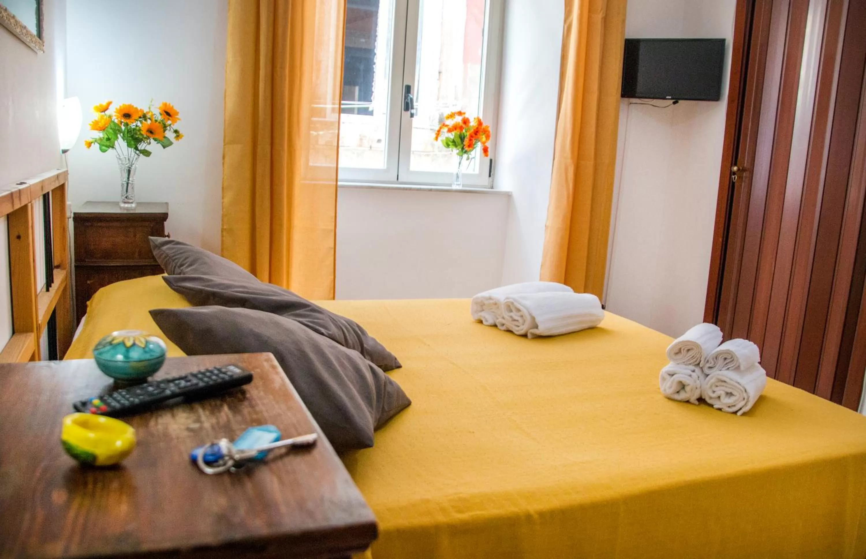 Bedroom, Bed in B&B Carbonara Napoli