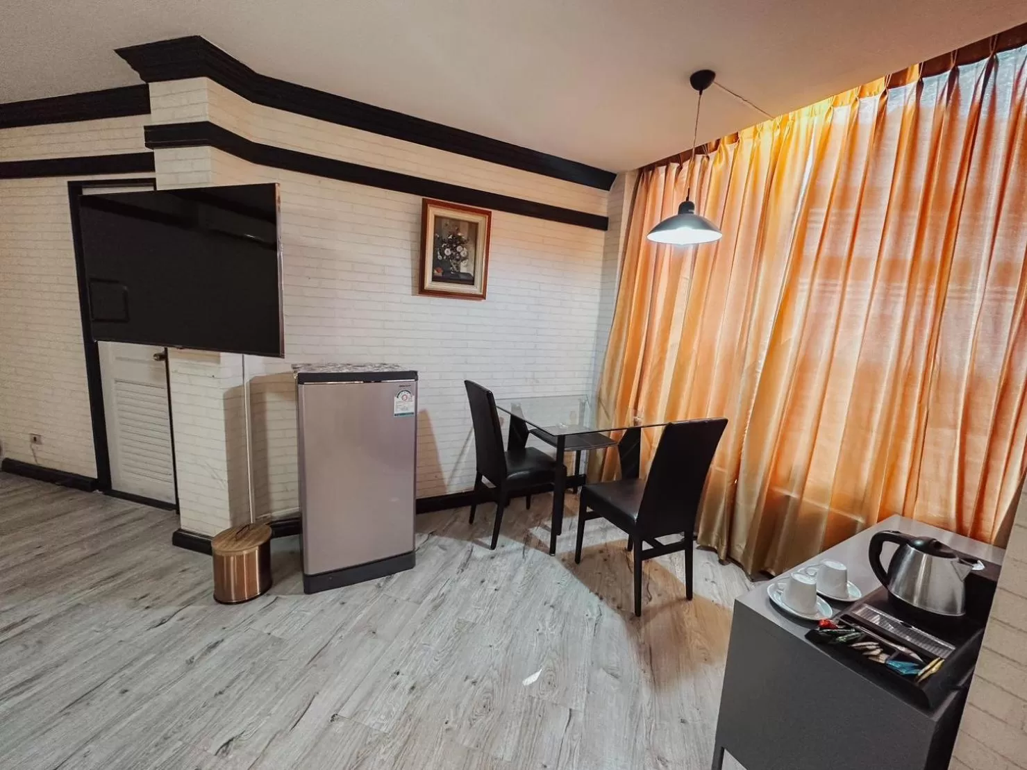 TV and multimedia in Hotel De Khuvieng