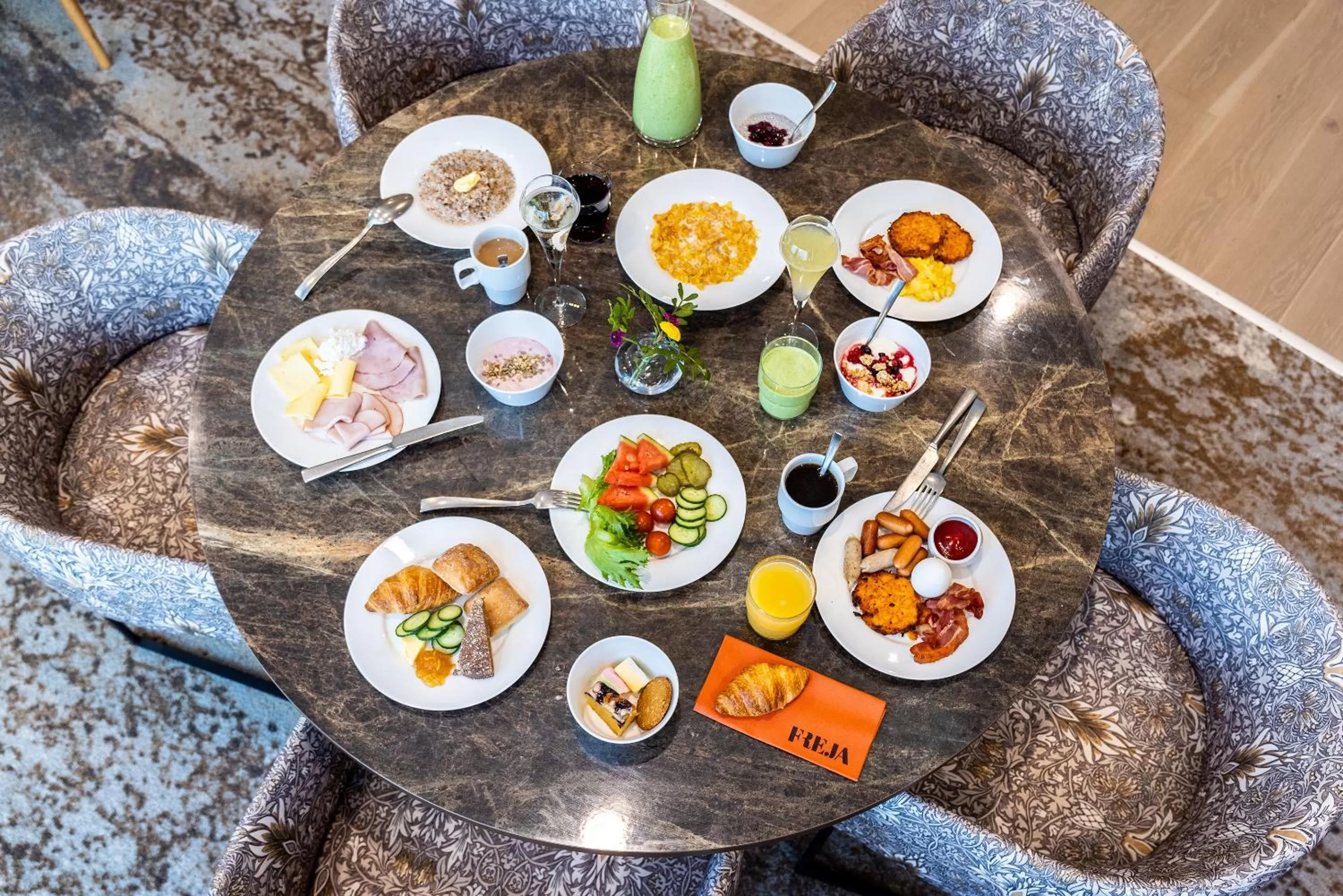 Restaurant/places to eat in Hotel Matts